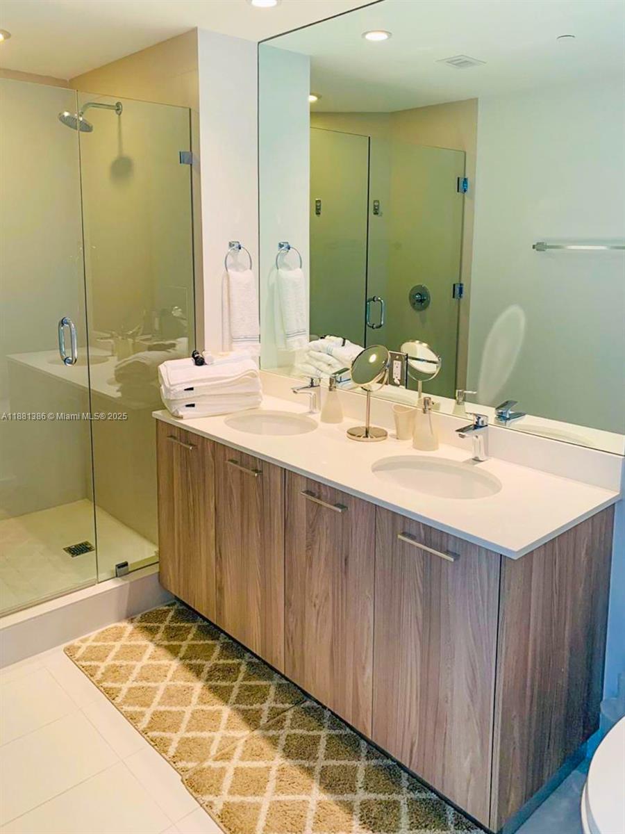 PARAISO BAYVIEWS CONDO - Residential
