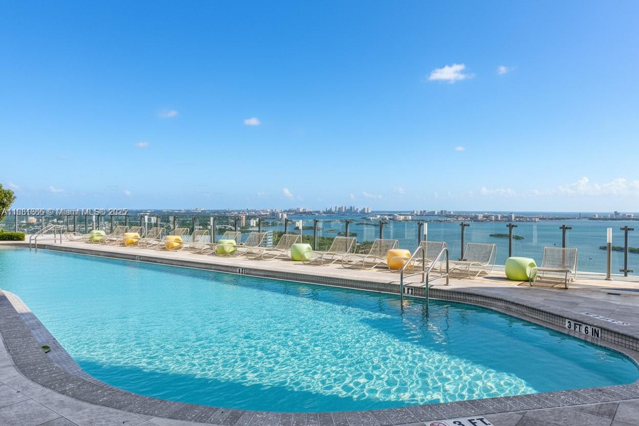 PARAISO BAYVIEWS CONDO - Residential