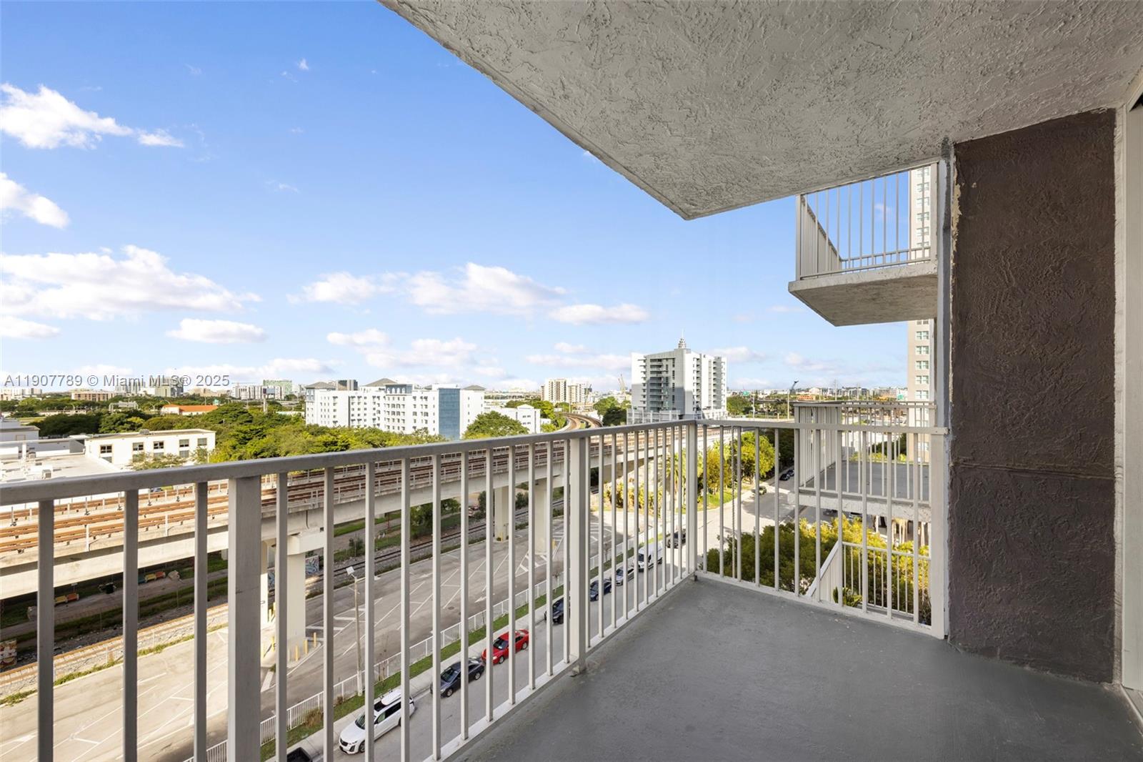MADISON DOWNTOWN CONDO - Residential