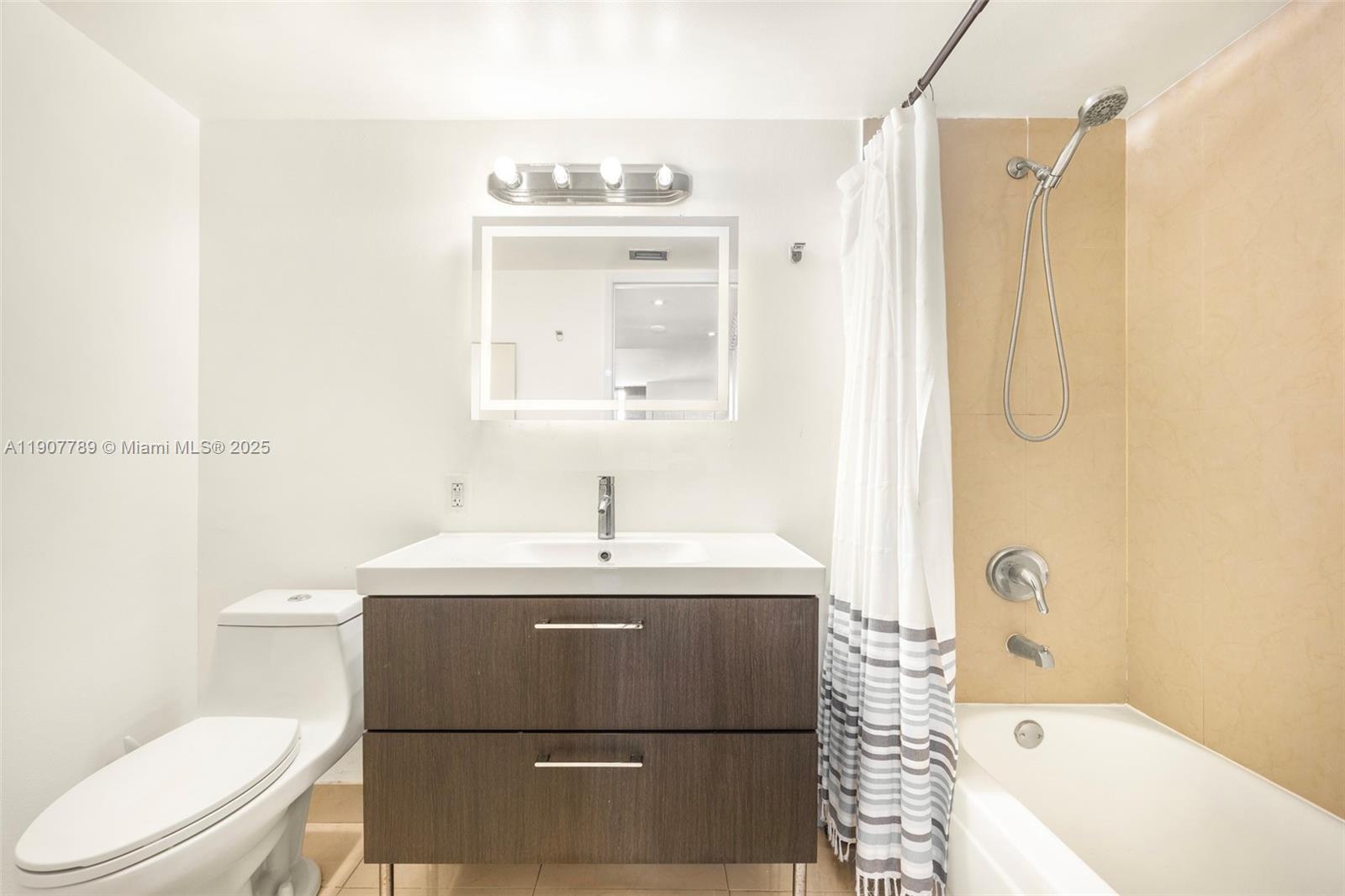 MADISON DOWNTOWN CONDO - Residential