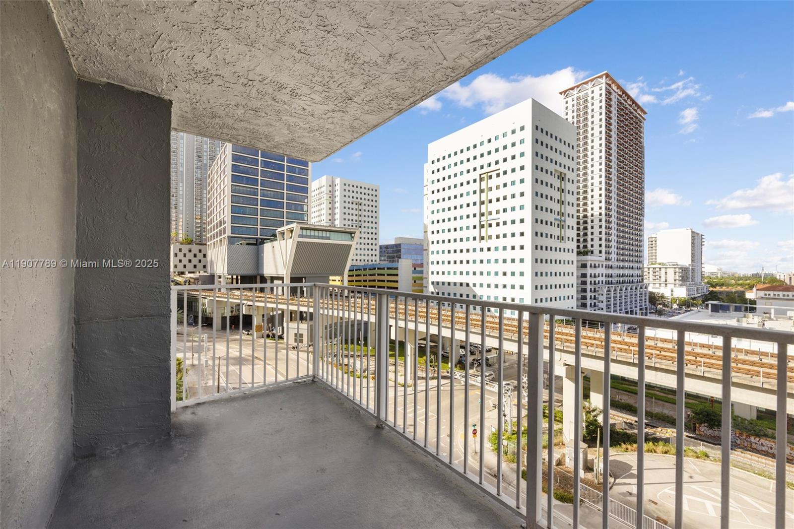 MADISON DOWNTOWN CONDO - Residential