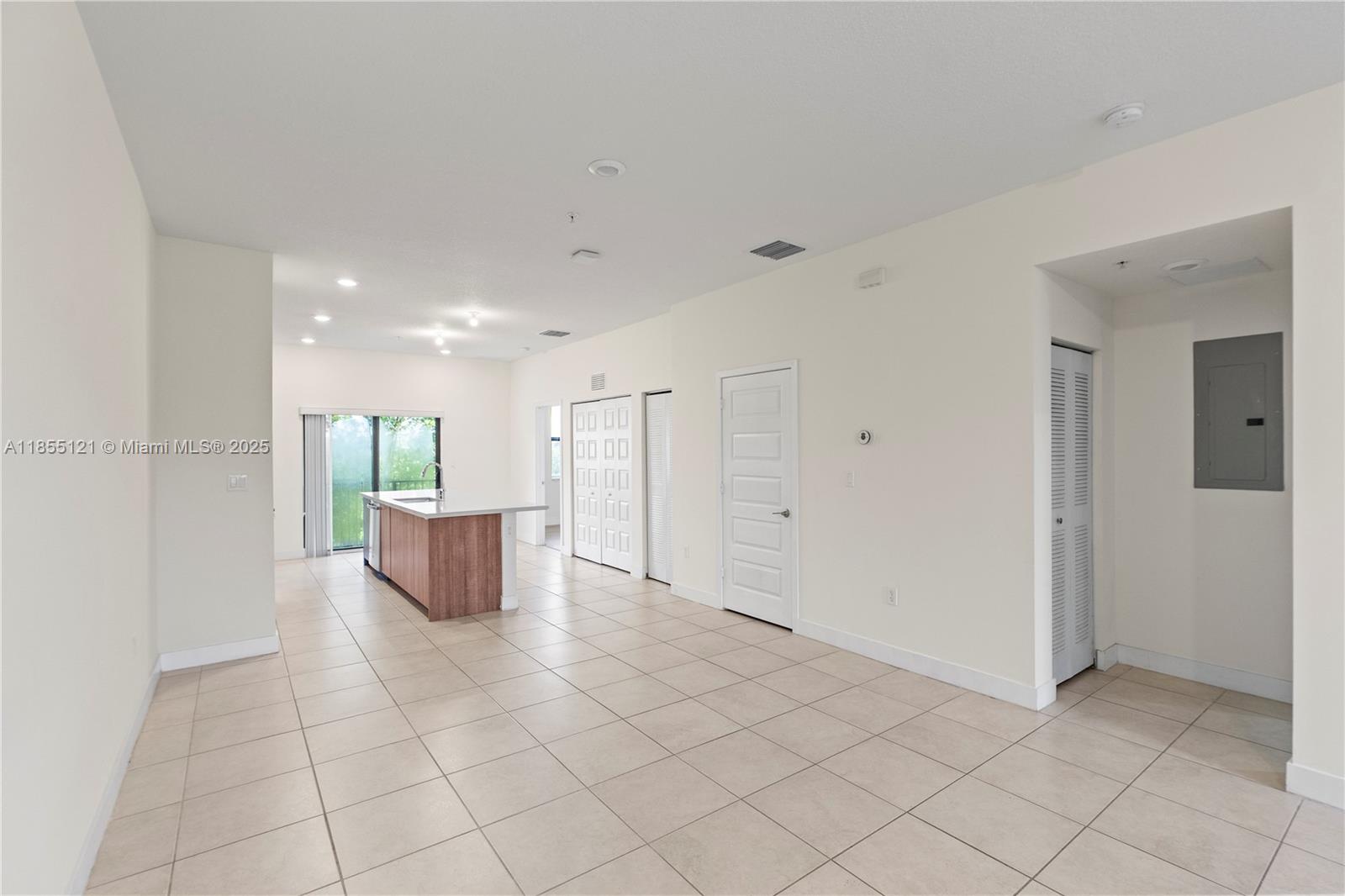 APEX AT PARK CENTRAL COND - Residential