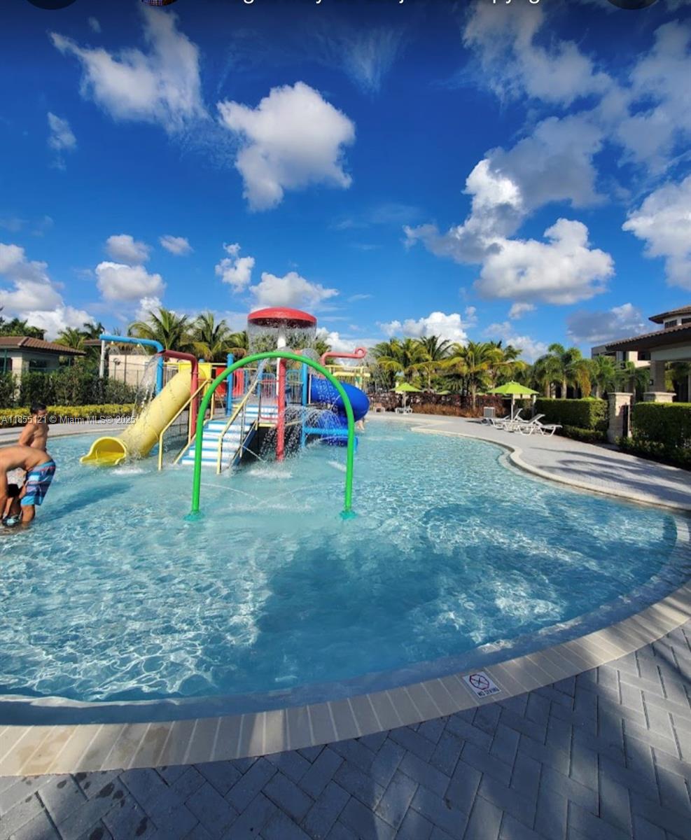APEX AT PARK CENTRAL COND - Residential