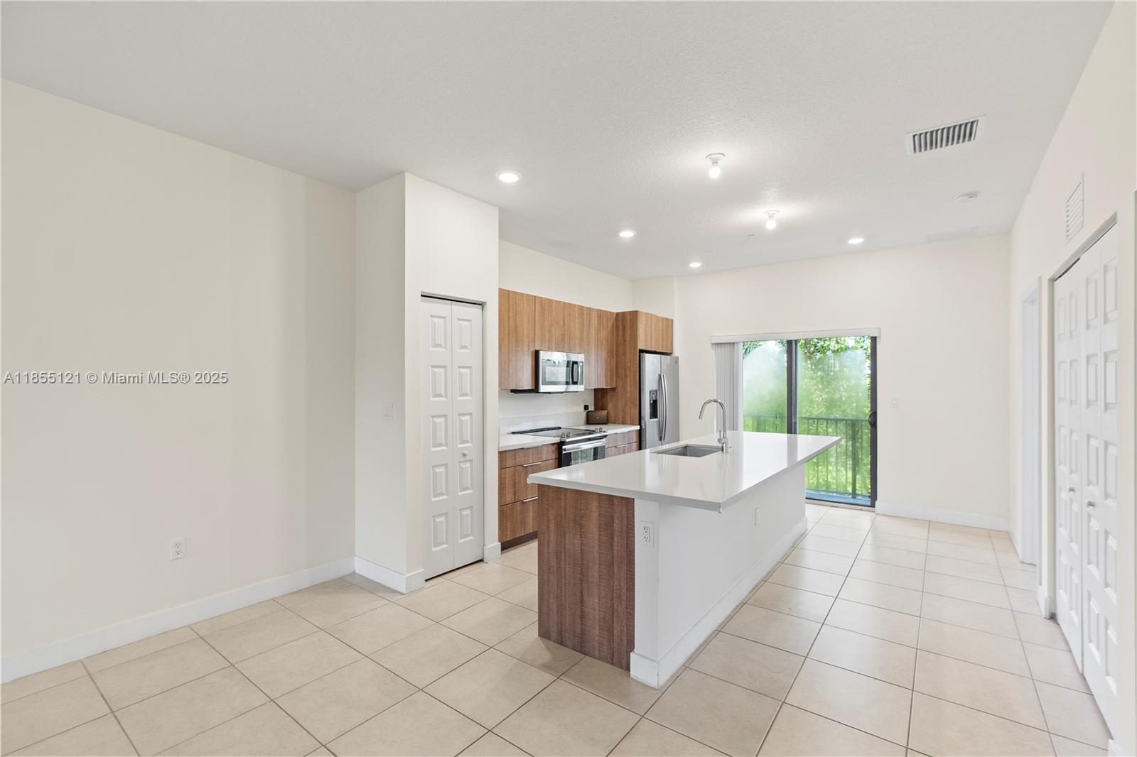 APEX AT PARK CENTRAL COND - Residential