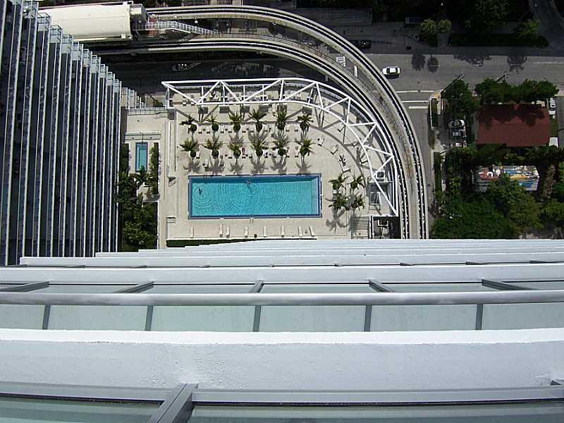 THE AXIS ON BRICKELL II C - Residential Lease