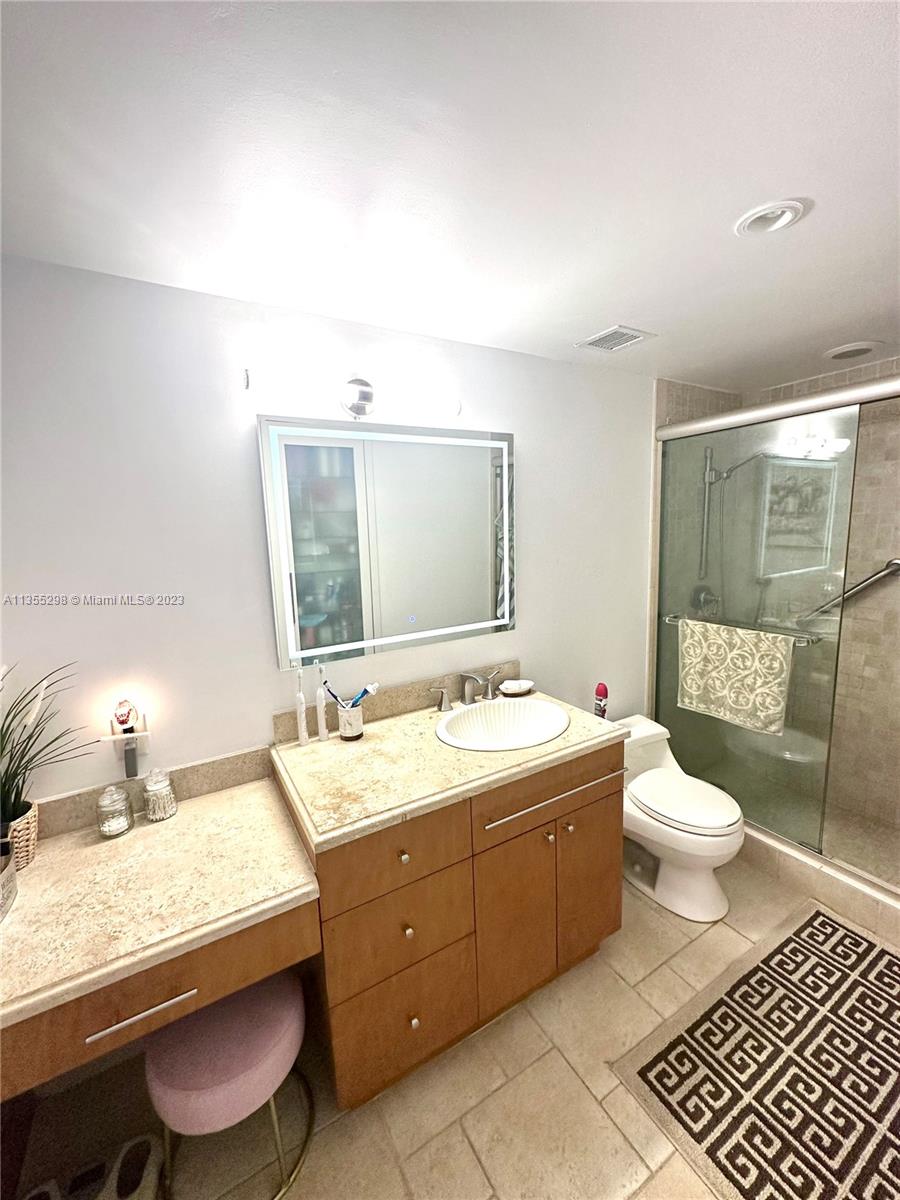 HEMISPHERES CONDO - Residential Lease