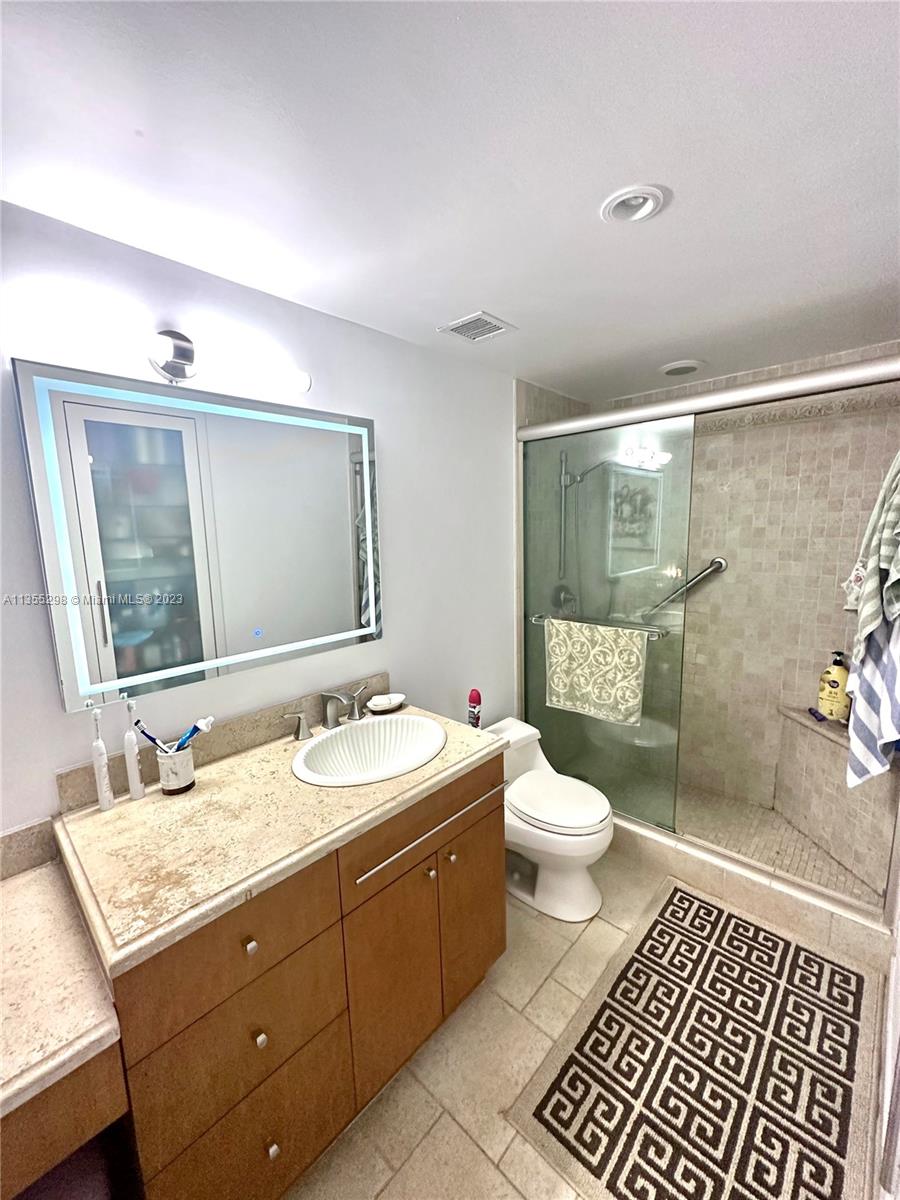 HEMISPHERES CONDO - Residential Lease