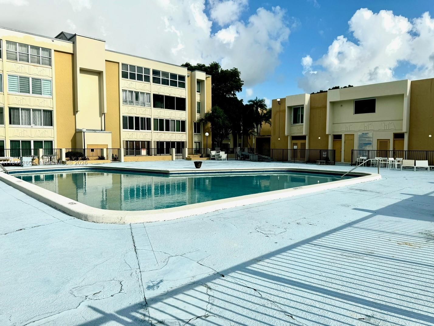 SOVEREIGNS CONDO - Residential