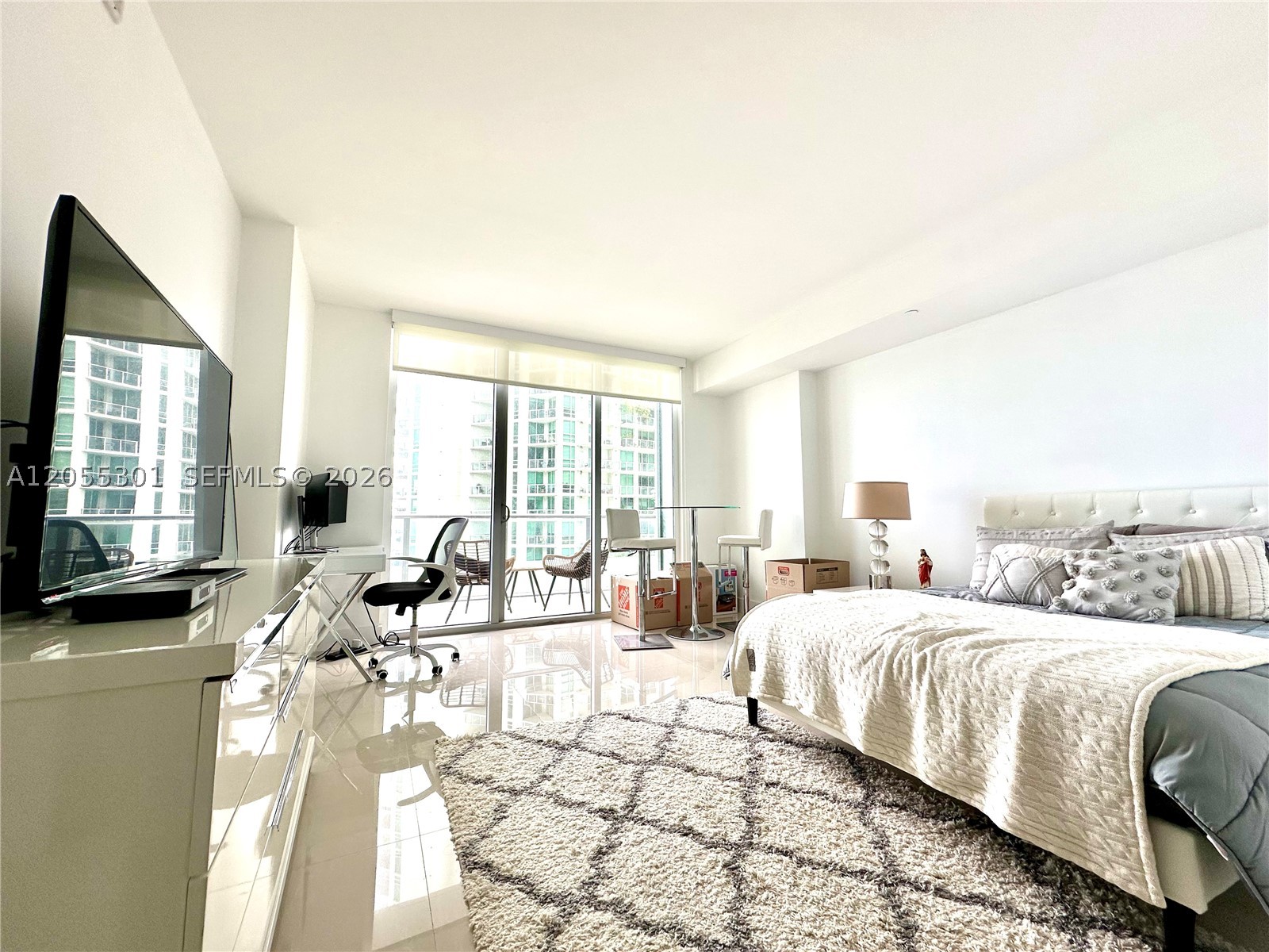 Spacious, furnished Studio at stylish Brickell House with nice bay view, functional kitchen with pantry closet, porcelain tile floors, high impact glass, big balcony & Basic cable and Internet included. Great building amenities: beautiful lobby, a Rooftop pool, a Pool deck with a second swimming pool & jacuzzi, lots of seating and lounging spaces, a BBQ area, Fitness Center, spa/steam room, party room & kid's room. Lots of restaurants in the area and close to Brickell City Centre. The Unit comes with 1 Parking
