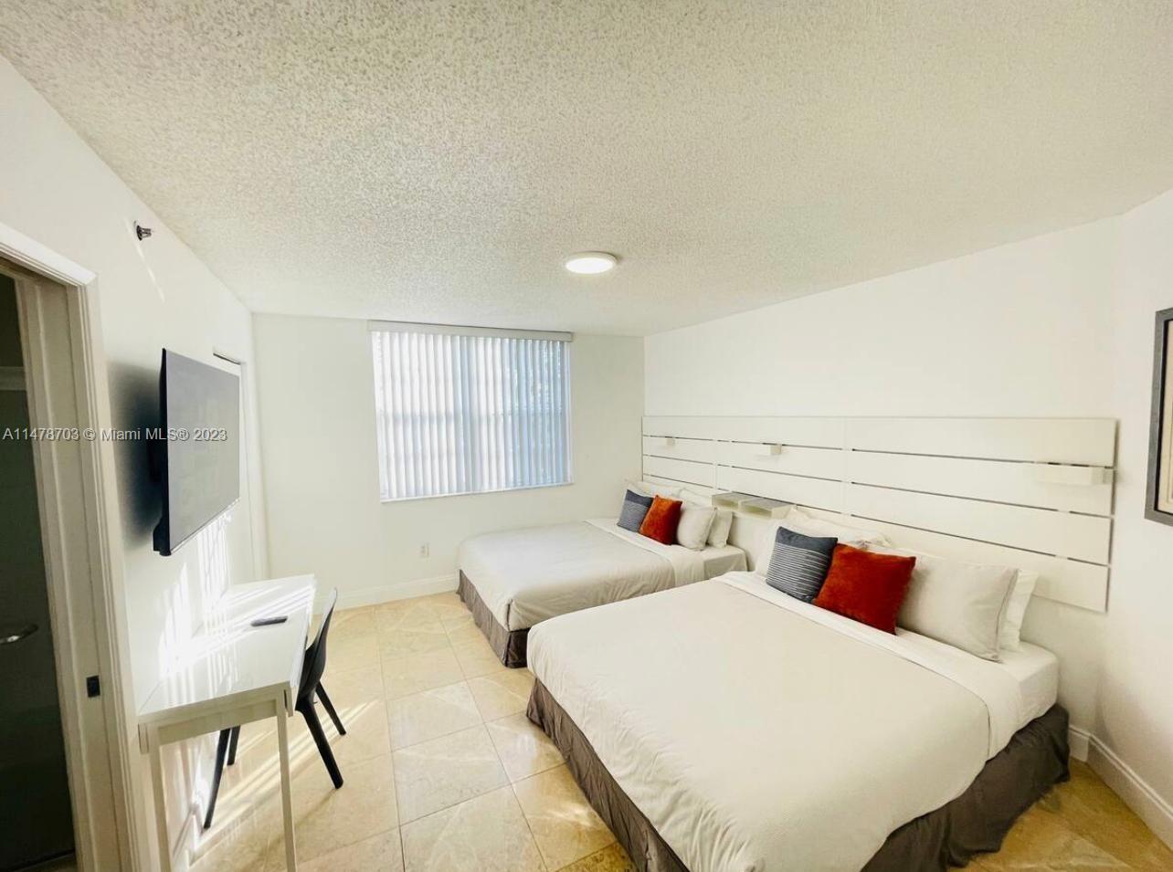 THE YACHT CLUB AT AVENTUR - Residential