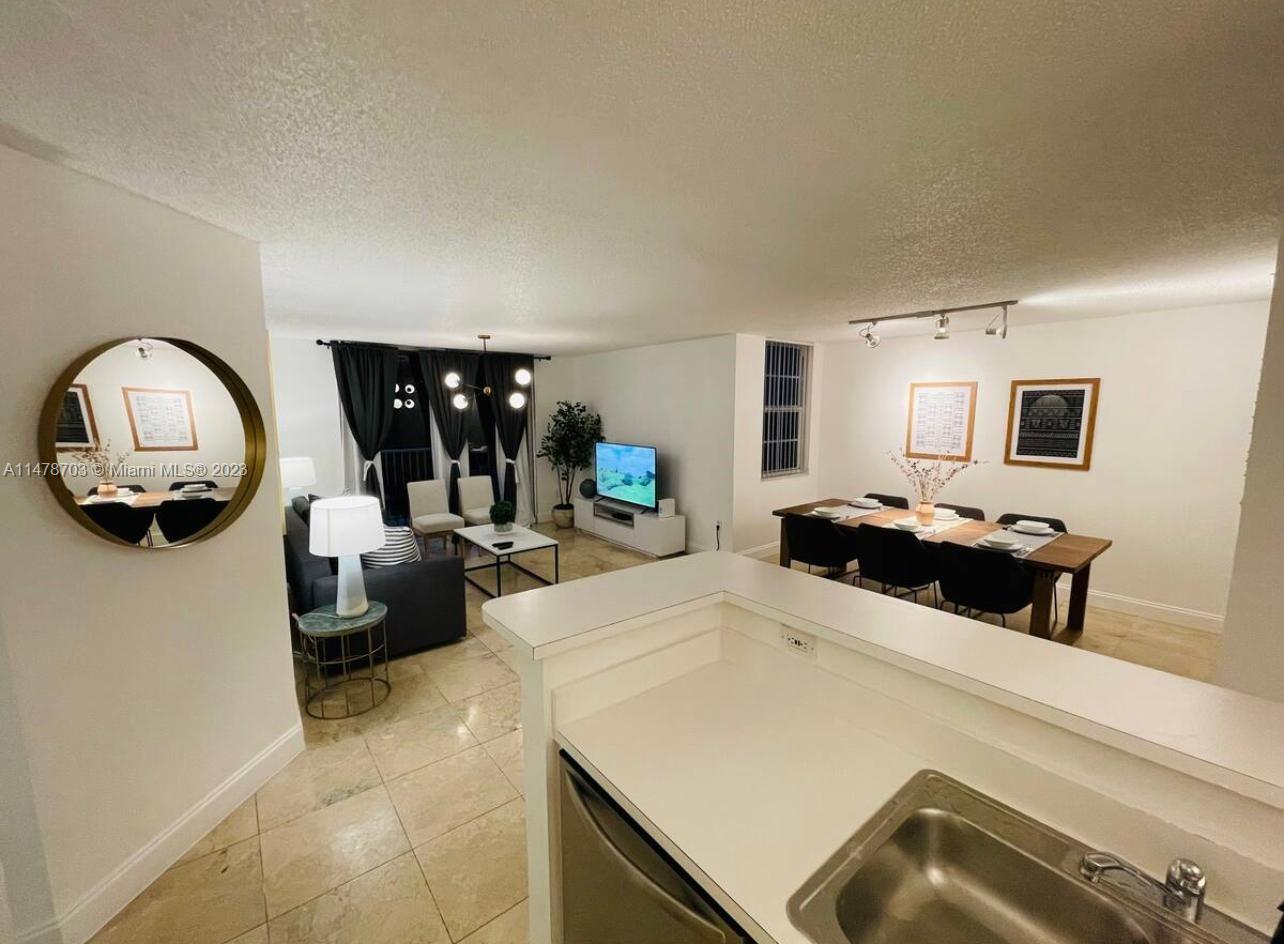 THE YACHT CLUB AT AVENTUR - Residential