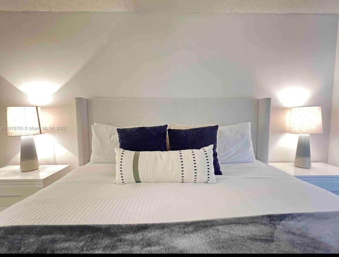 THE YACHT CLUB AT AVENTUR - Residential