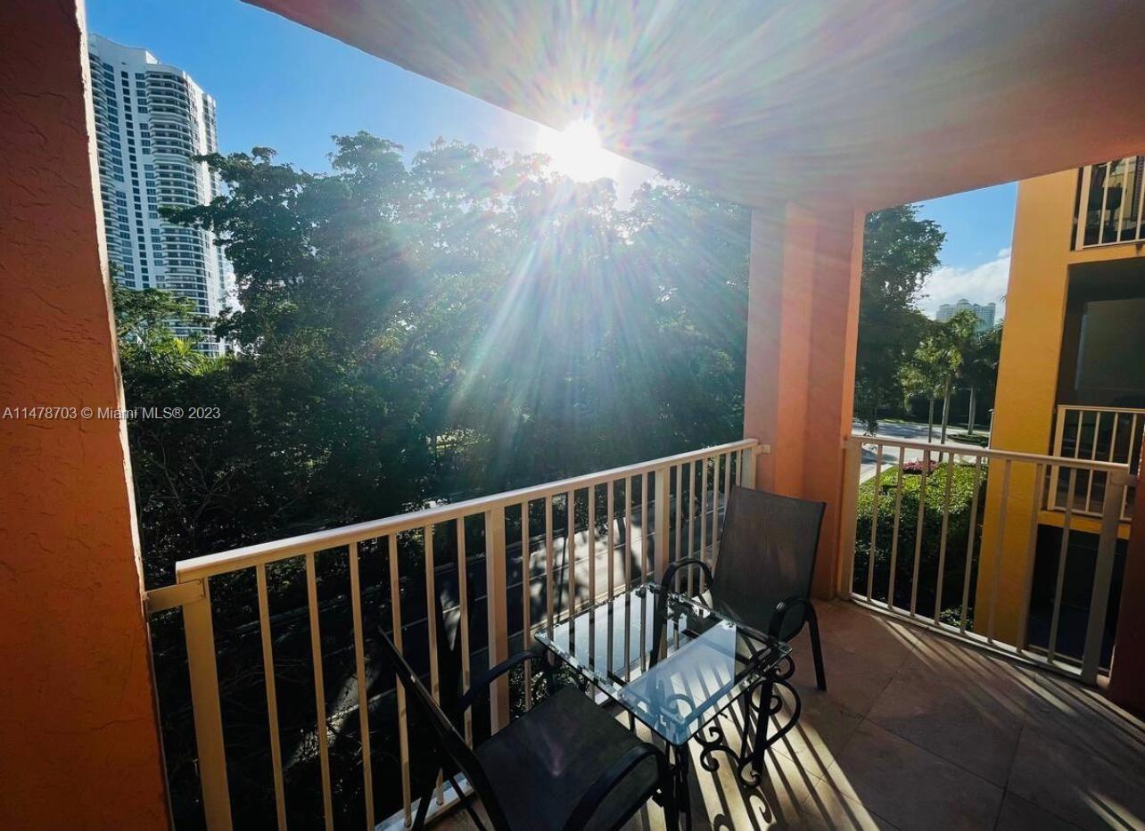 LOCATION, LOCATION, LOCATION .5 MIN TO THE OCEAN. EXCELLENT FURNISHED UNIT IN GREAT YACHT CLUB DEVELOPMENT.2 BEDROOMS /2 BATH WITH MARBLE FLOOR THROUGHOUT. EXCEPTIONAL LOCATION.RESORT TYPE LIVING. GREAT BARBECUE SET UP WITH COMMERCIAL GRILL GREAT FOR ENTERTAINMENT. CLOSE TO EVERYTHING; AVENTURA MALL, SHOPPING, RESTAURANTS, SOUTH BEACH, MIAMI, AND FT LAUDERDALE AIRPORTS. EXCELLENT SCHOOLS NEARBY. SHORT TERM RENTALS ARE FOR A MINIMUM OF 7 DAYS. EASY TO SHOW.EXCELLENT OPPORTUNITY FOR INVESTORS OR SPECTACULAR TO LIVE IN. MUST SEE!