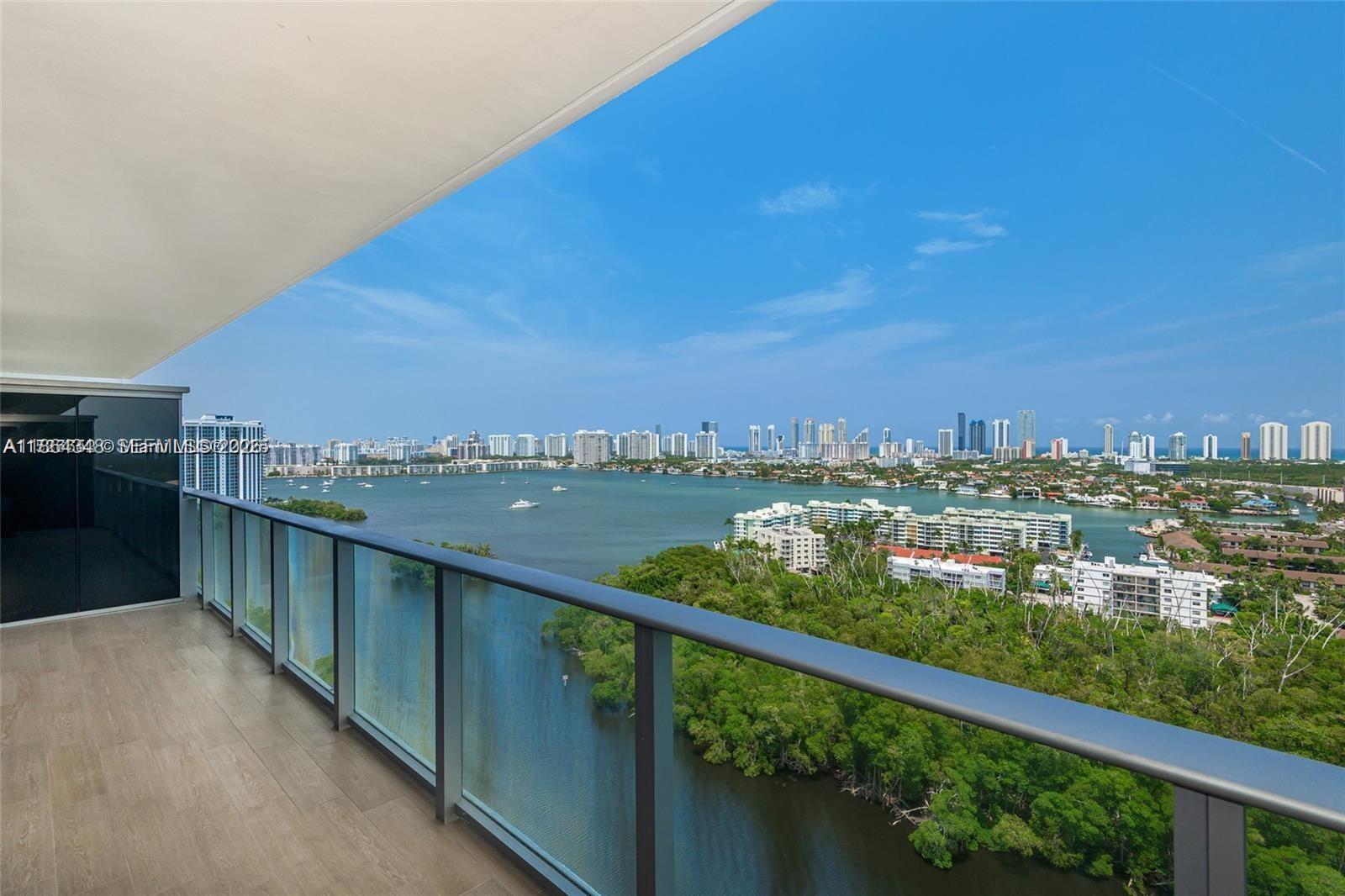 THE HARBOUR SOUTH CONDO - Residential