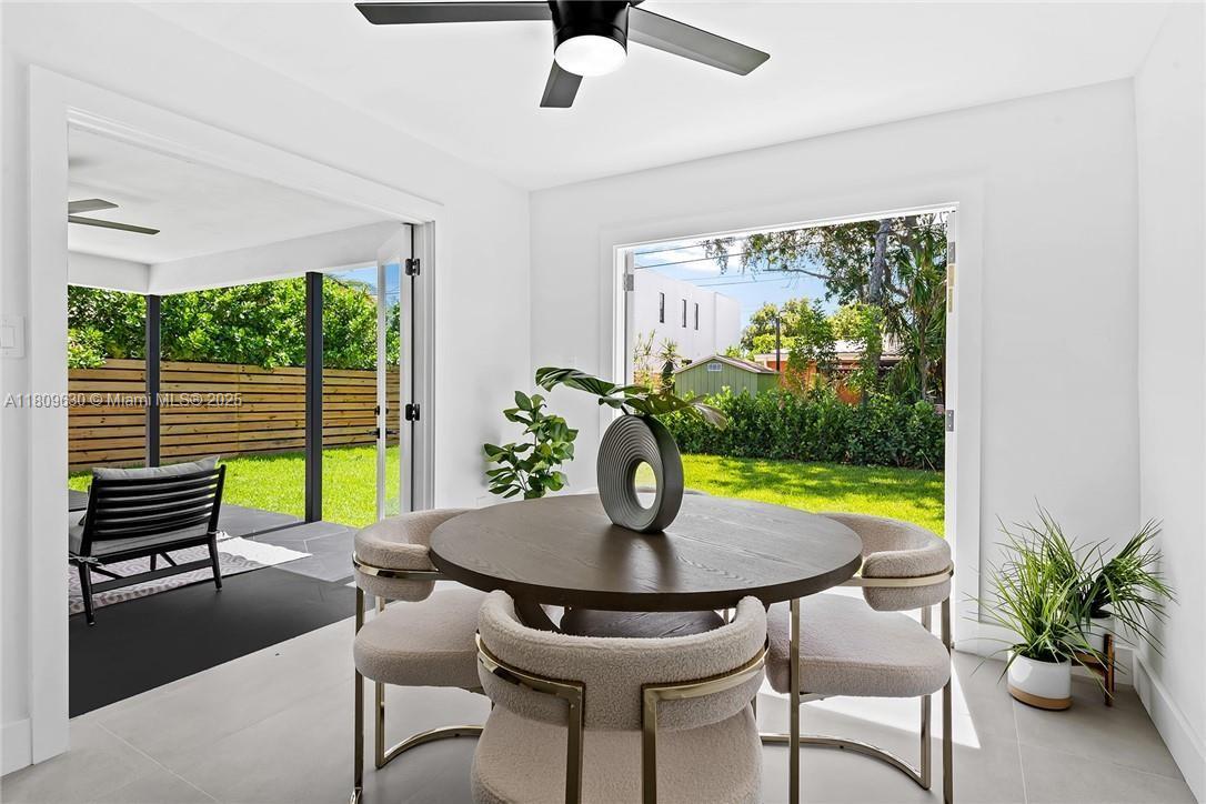 POINSETTIA HEIGHTS N RiDGE - Residential