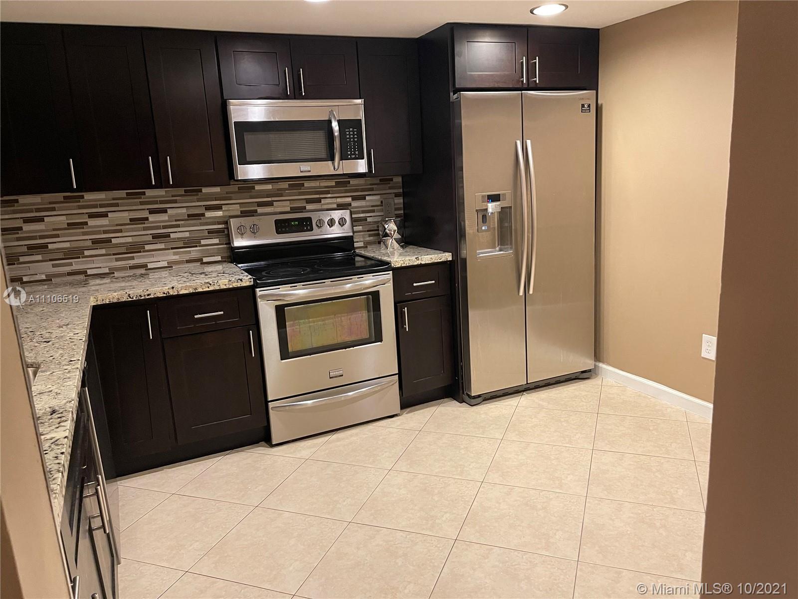 LAKES OF NEWPORT 1 CONDO - Residential