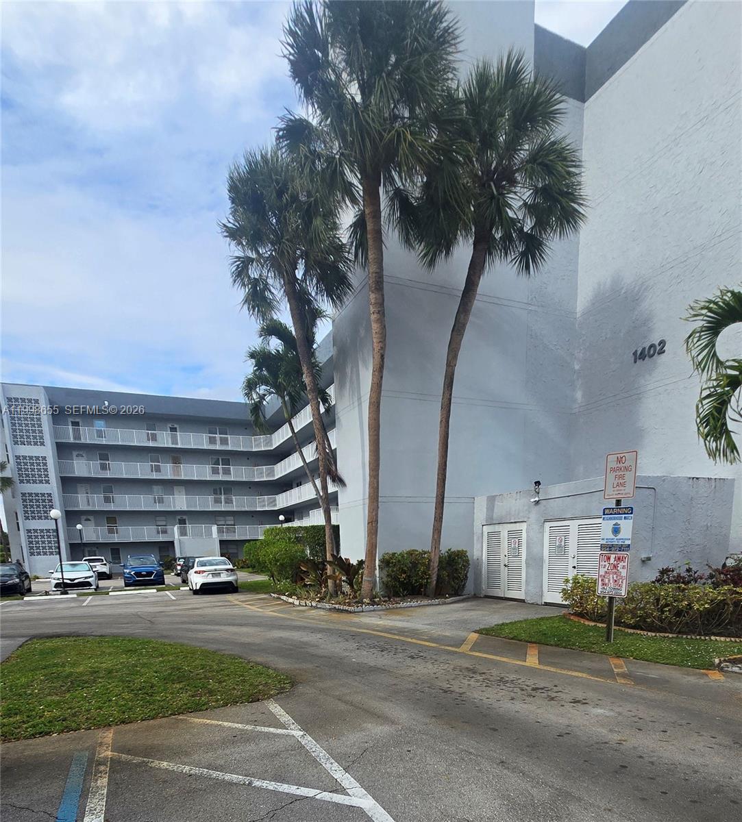 Spacious 2BD/2BA end unit in desirable 55+ Continental Village. Move-in ready with newer A/C, new carpet and enclosed patio overlooking pool and golf course. Very well-kept unit offering great natural light and comfort. Community features heated pool, clubhouse, BBQ and picnic area, laundry facilities, and serene surroundings near Oriole Golf Club and local dining and shopping.