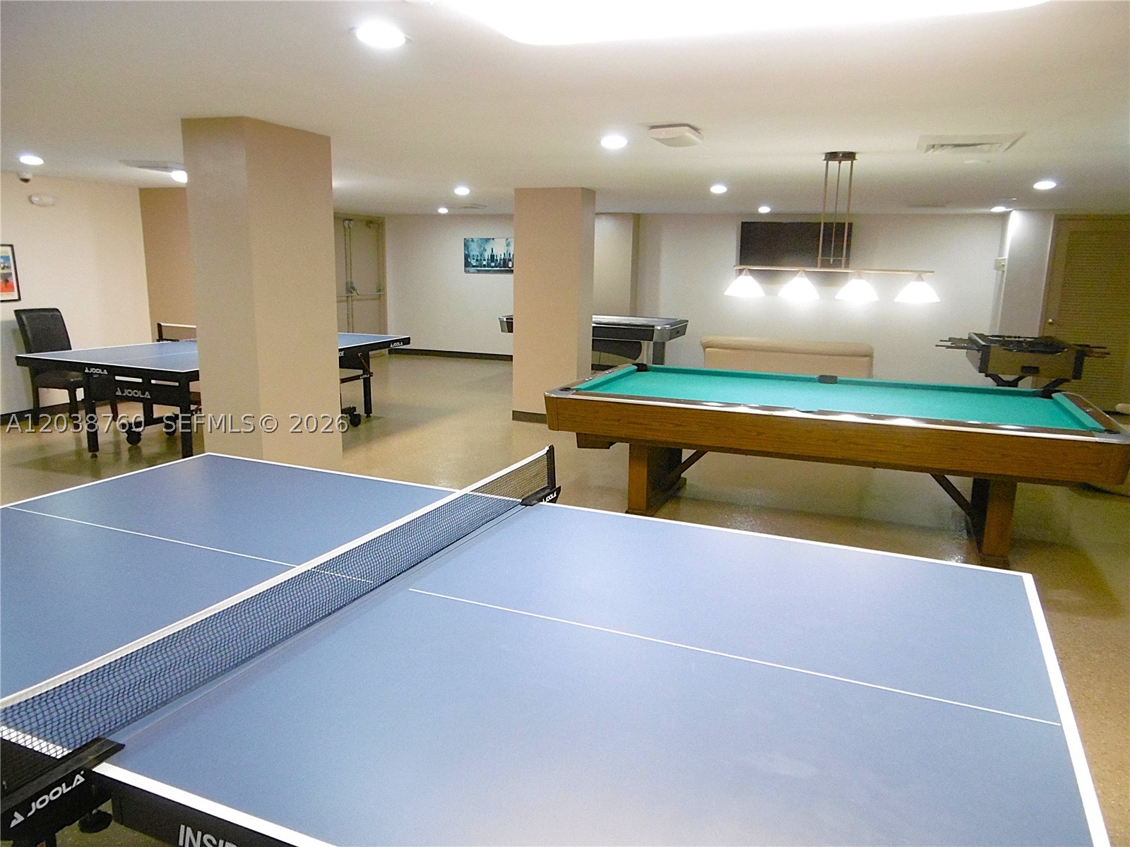 WINSTON TOWERS 500 CONDO - Residential