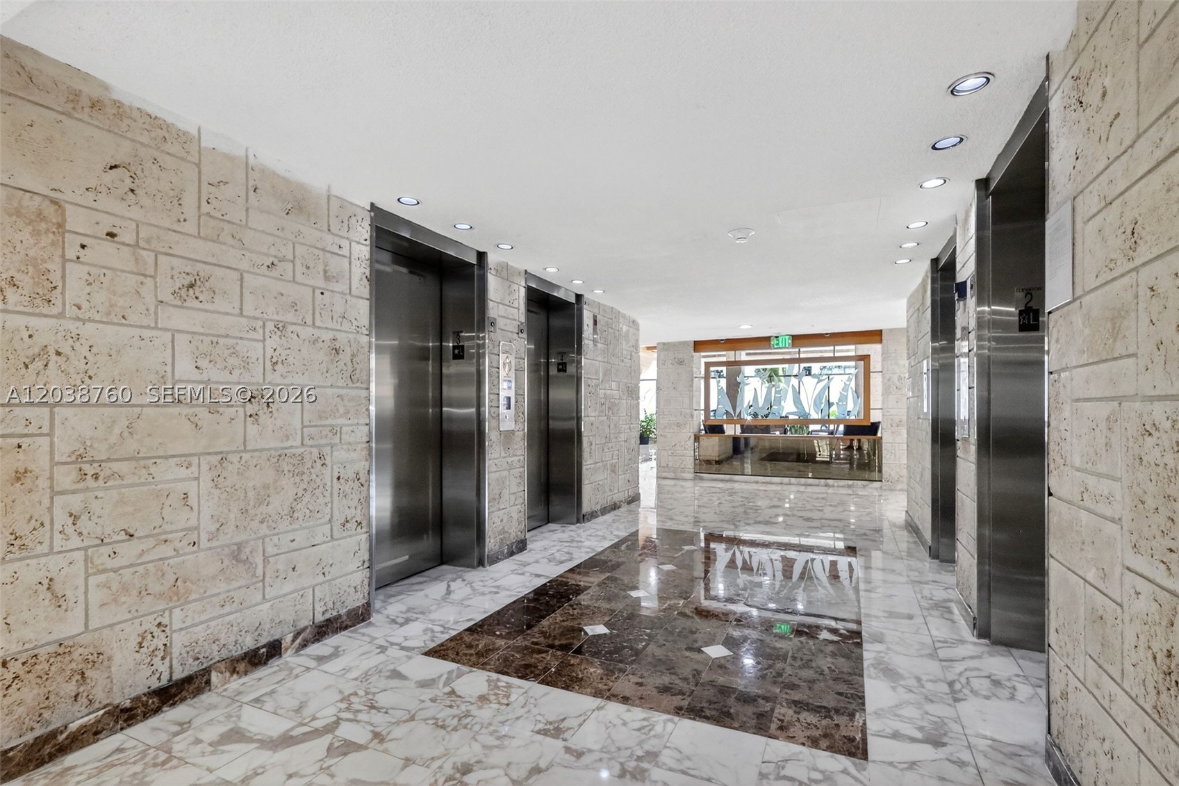WINSTON TOWERS 500 CONDO - Residential