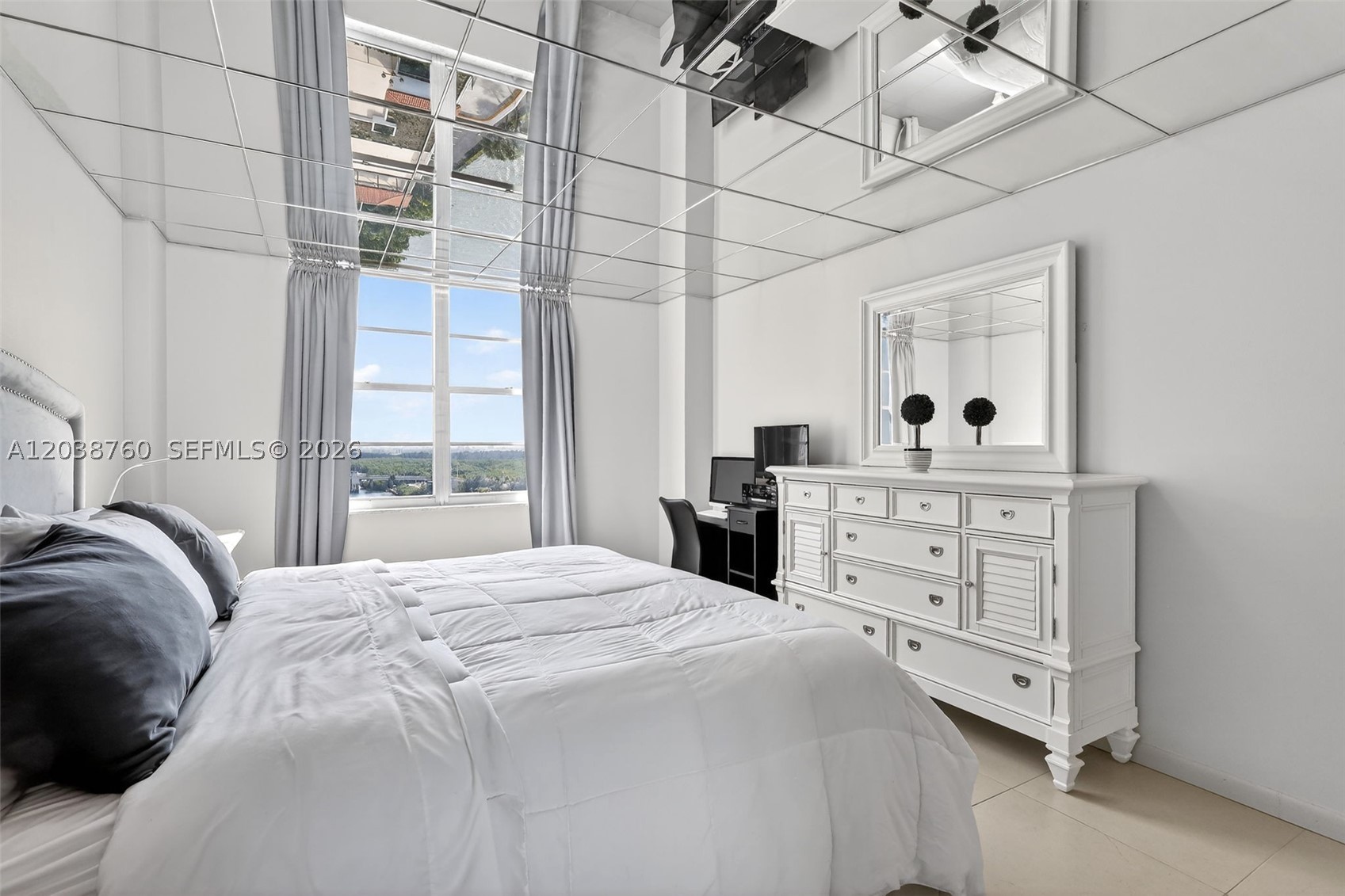 WINSTON TOWERS 500 CONDO - Residential