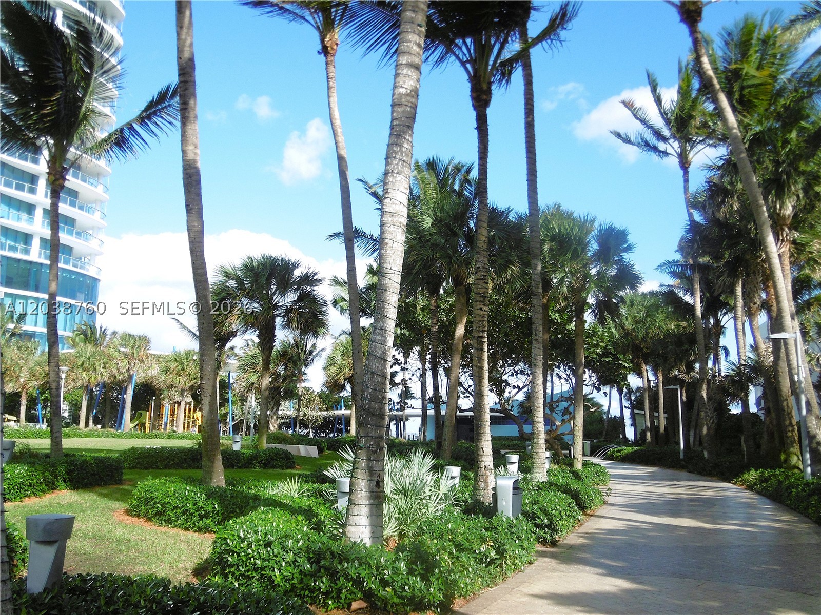 WINSTON TOWERS 500 CONDO - Residential