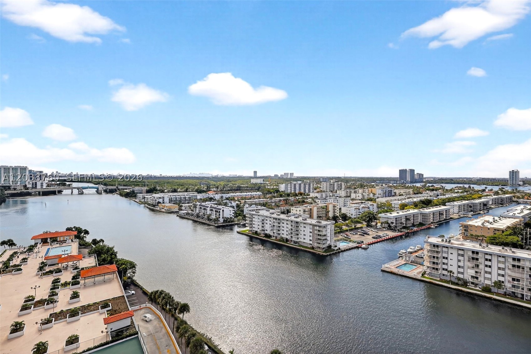 WINSTON TOWERS 500 CONDO - Residential