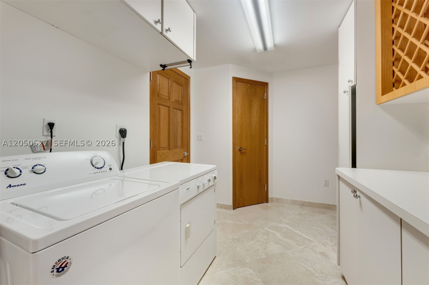 CLUB TOWER TWO CONDO - Residential Lease