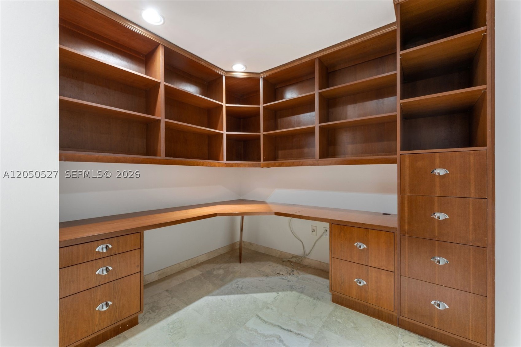 CLUB TOWER TWO CONDO - Residential Lease