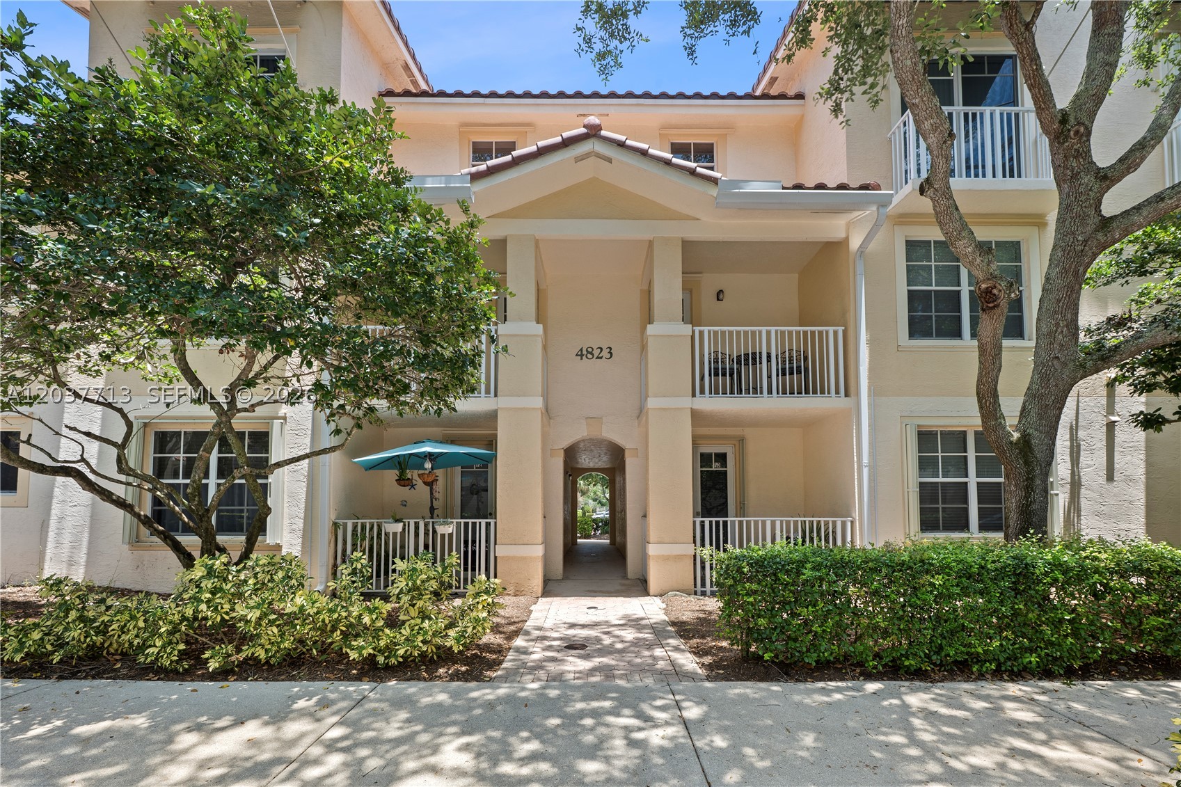 VILLAGE AT ABACOA CONDO - Residential
