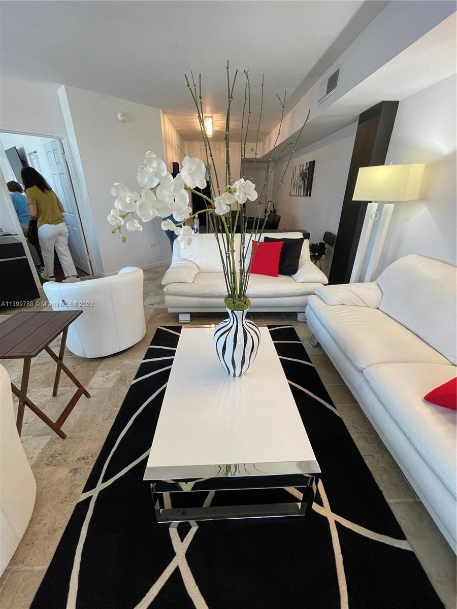 FOUR AMBASSADORS CONDO PH - Residential Lease