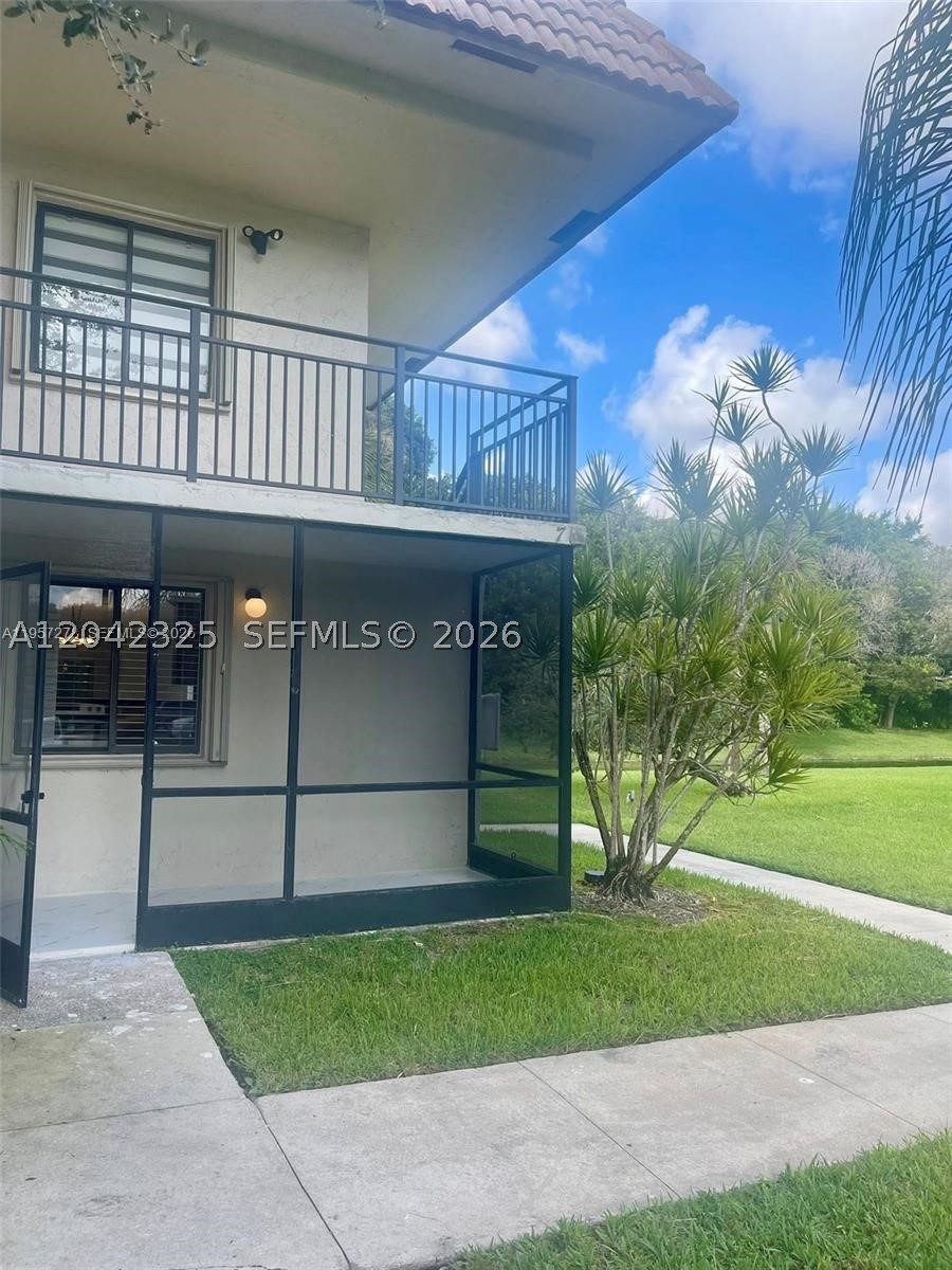 RACQUET CLUB APARTMENTS A - Residential Lease