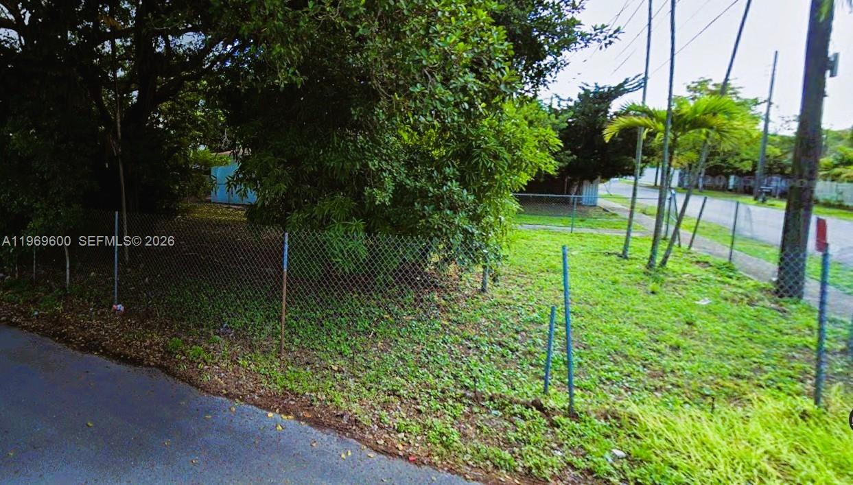 Prime Miami development opportunity! This 4,716 sq ft duplex-zoned lot allows for the construction of a two-unit income-producing property. Located in a high-growth redevelopment area surrounded by new construction, this lot presents excellent upside potential. Convenient access to major highways and close proximity to Wynwood, the Design District, and Downtown Miami. A smart addition to any investment portfolio.