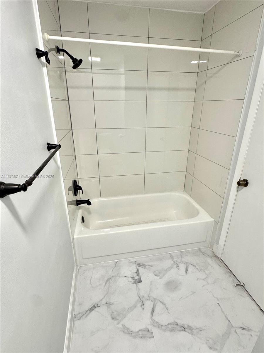 NAPOLI GARDENS AT CORAL S - Residential Lease