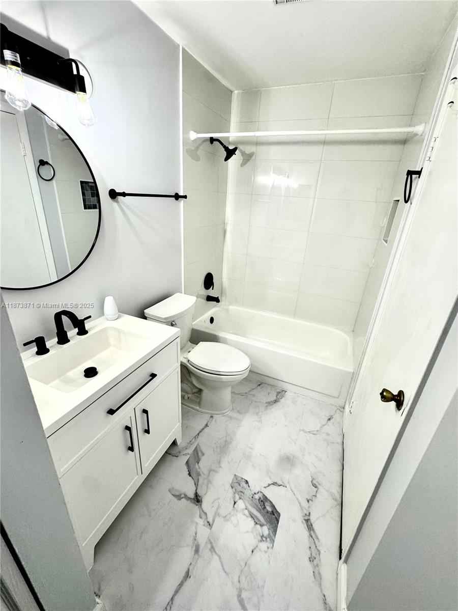 NAPOLI GARDENS AT CORAL S - Residential Lease