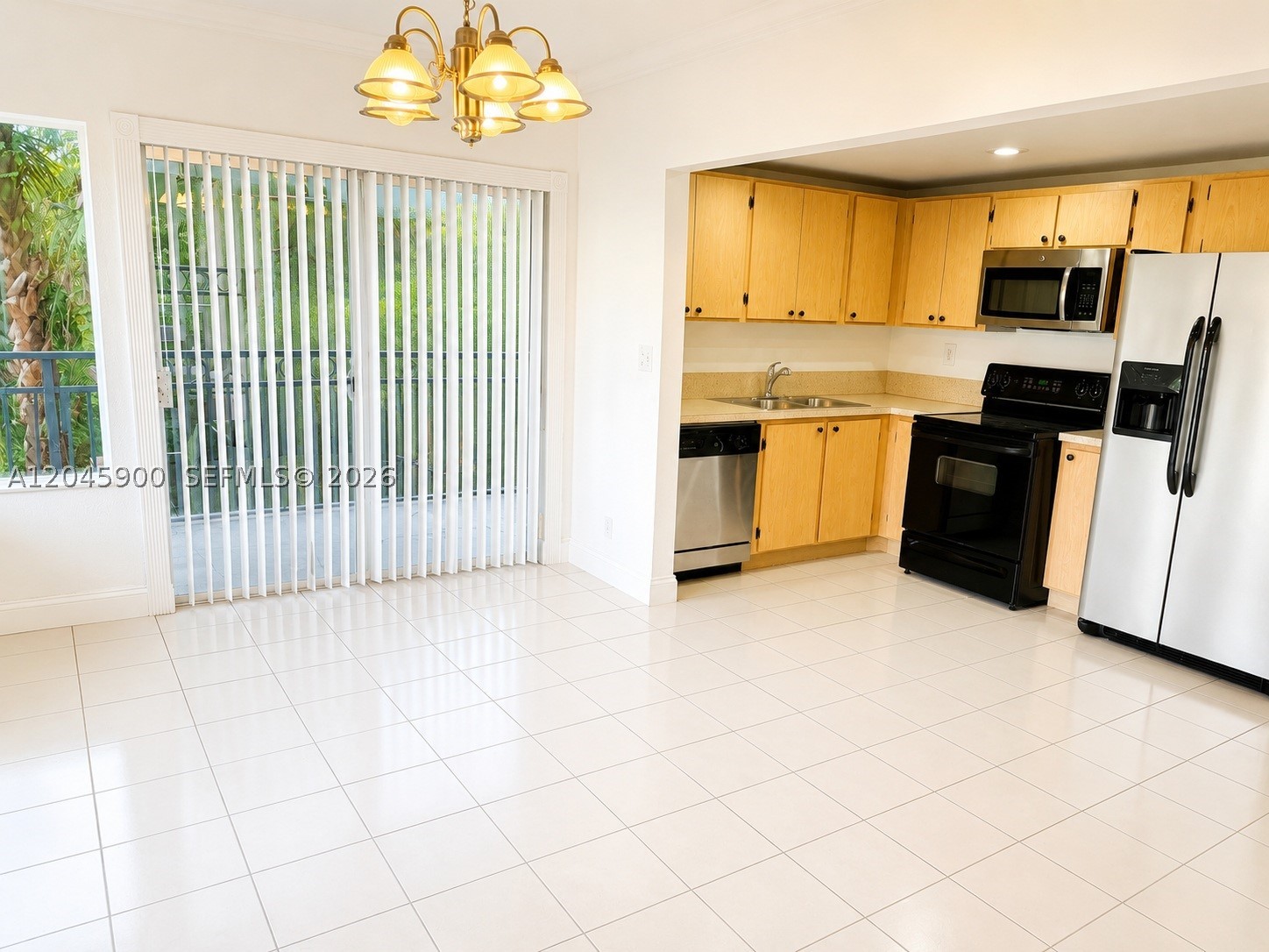 EMERALD ISLES WEST PHASE - Residential Lease
