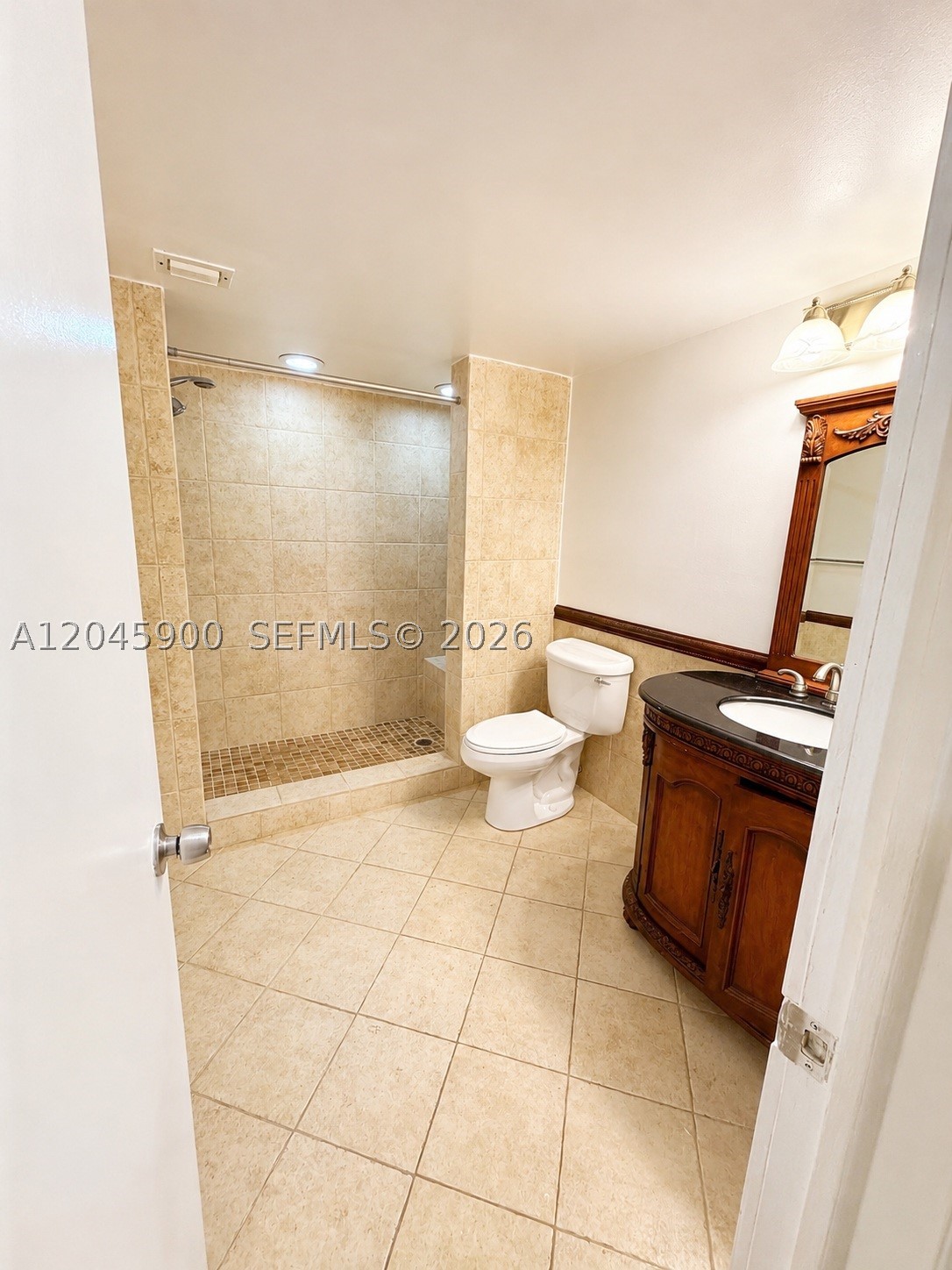 EMERALD ISLES WEST PHASE - Residential Lease