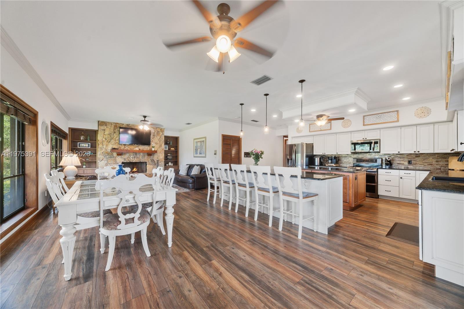 THE LINKS - Residential