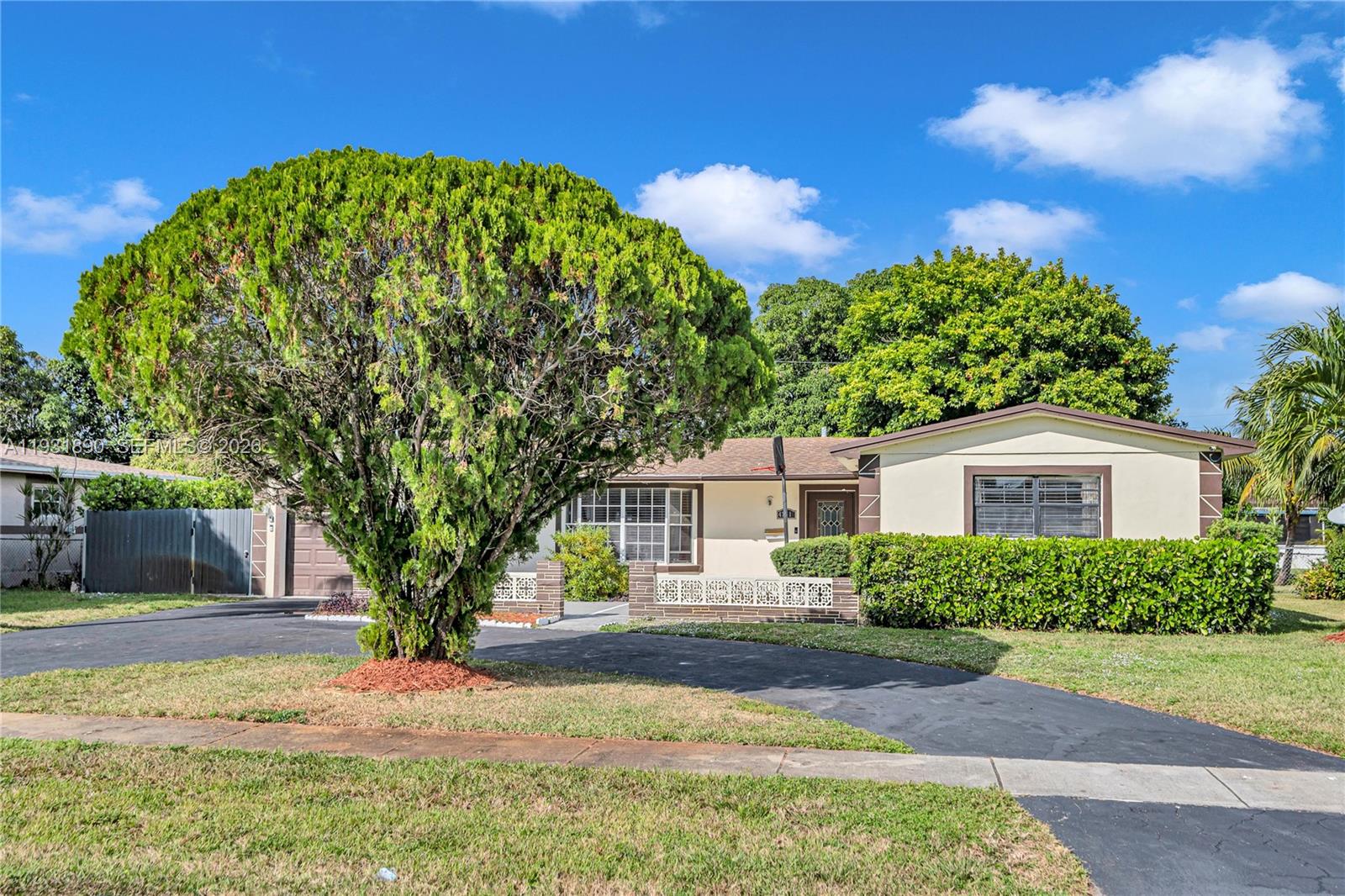 BREEZESWEPT PARK ESTATES - Residential