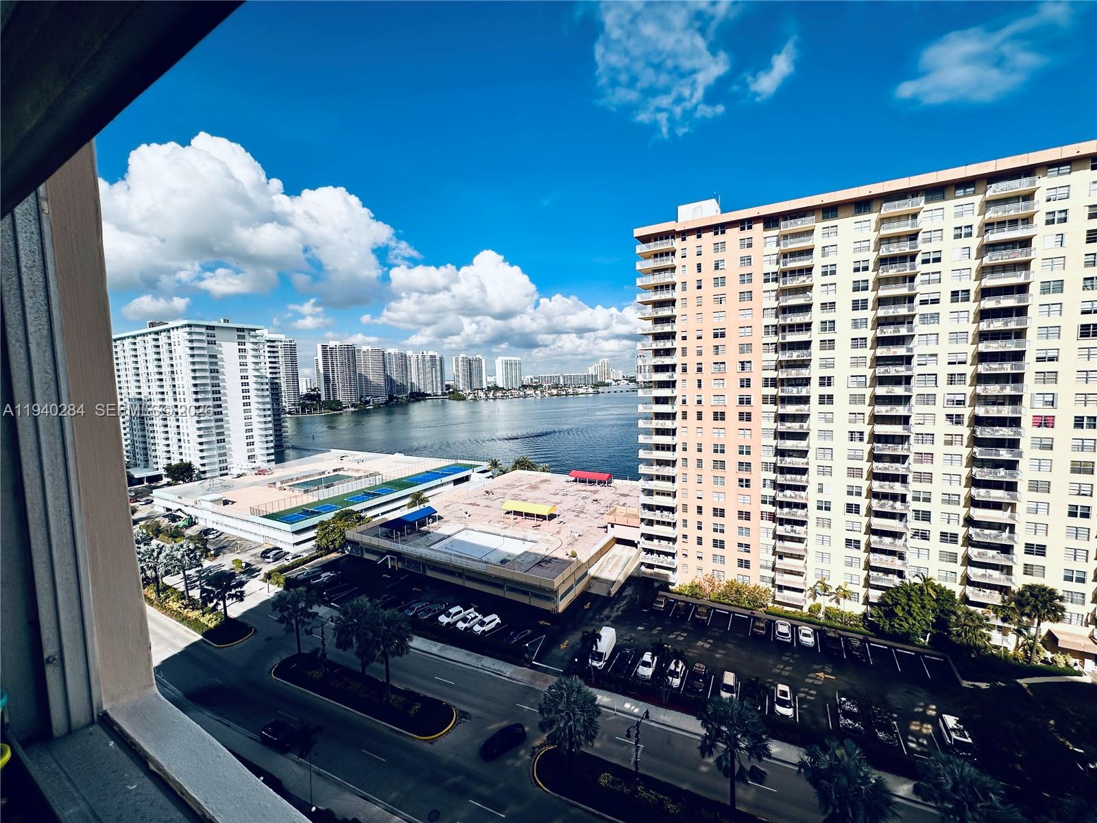 WINSTON TOWERS 100 CONDO - Residential