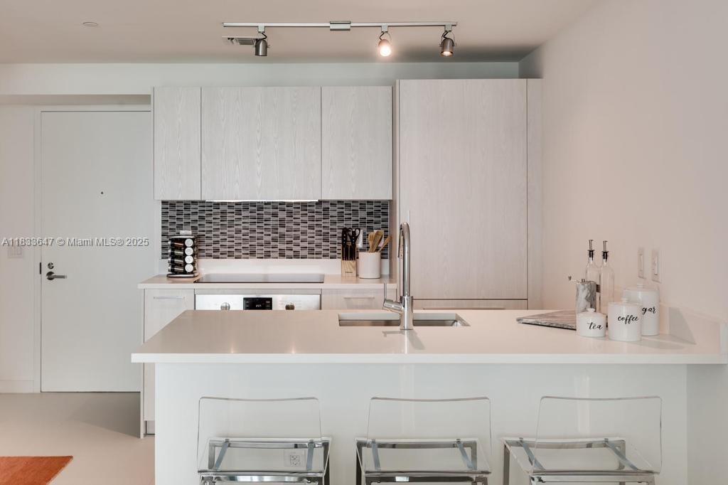 PARAISO BAYVIEWS CONDO - Residential Lease