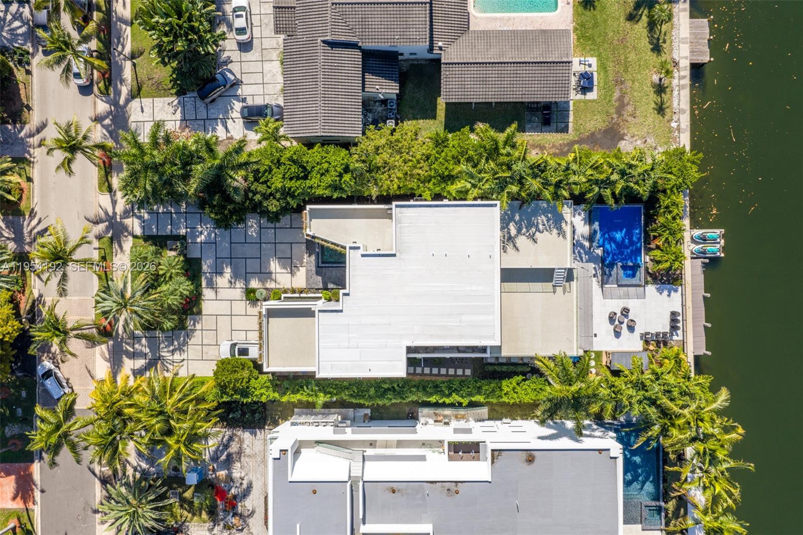 GOLDEN BEACH SEC E - Residential