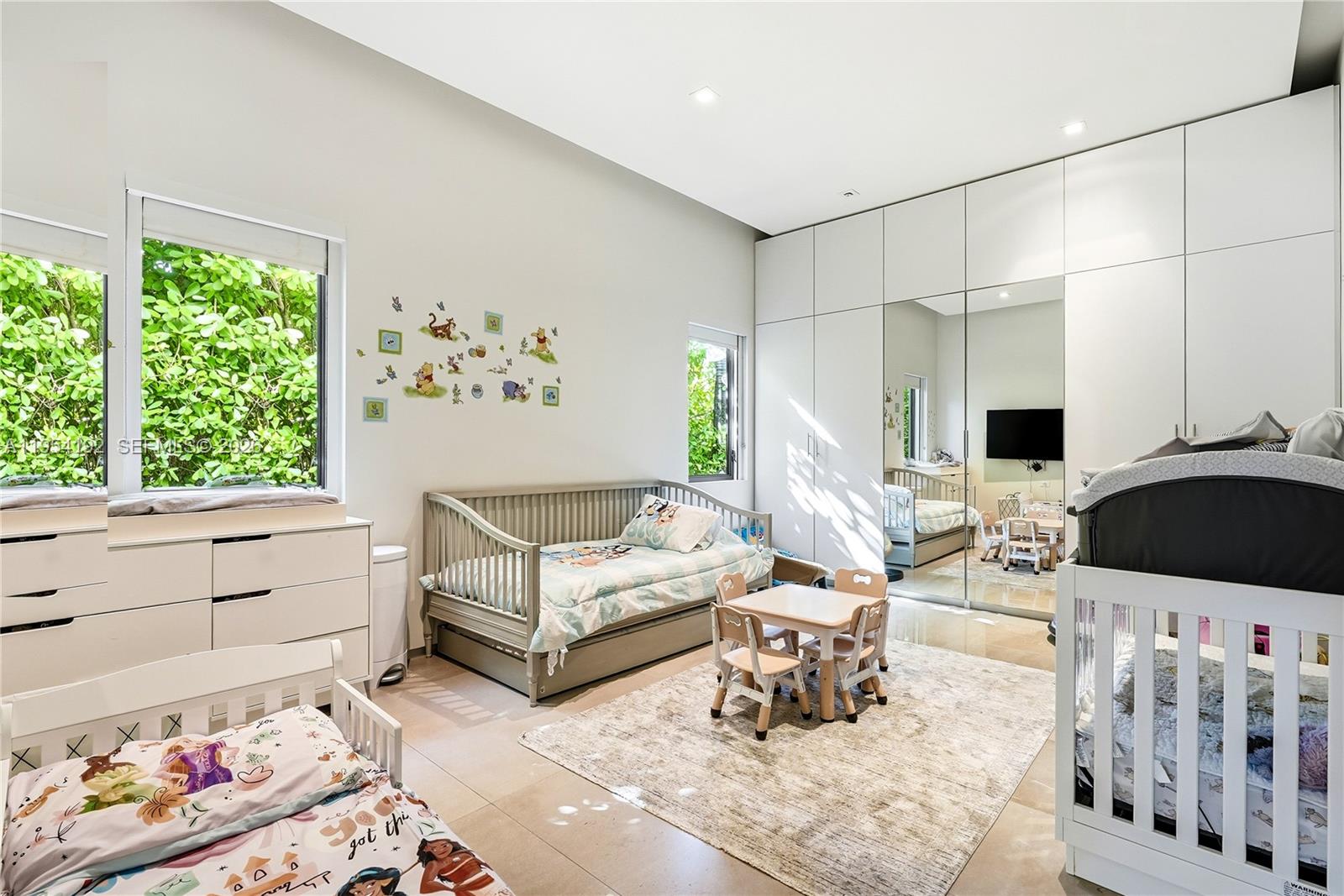 GOLDEN BEACH SEC E - Residential