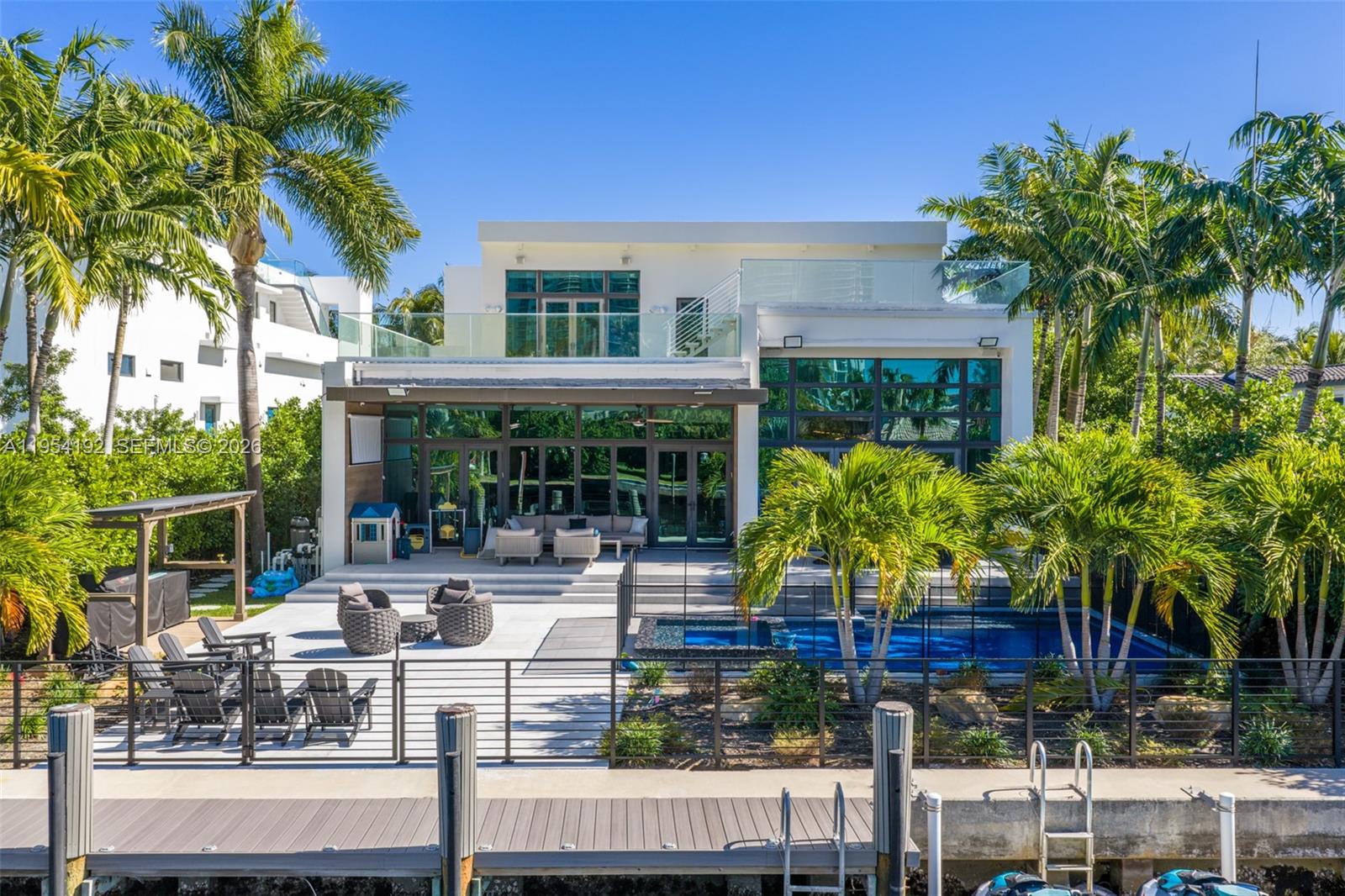 GOLDEN BEACH SEC E - Residential