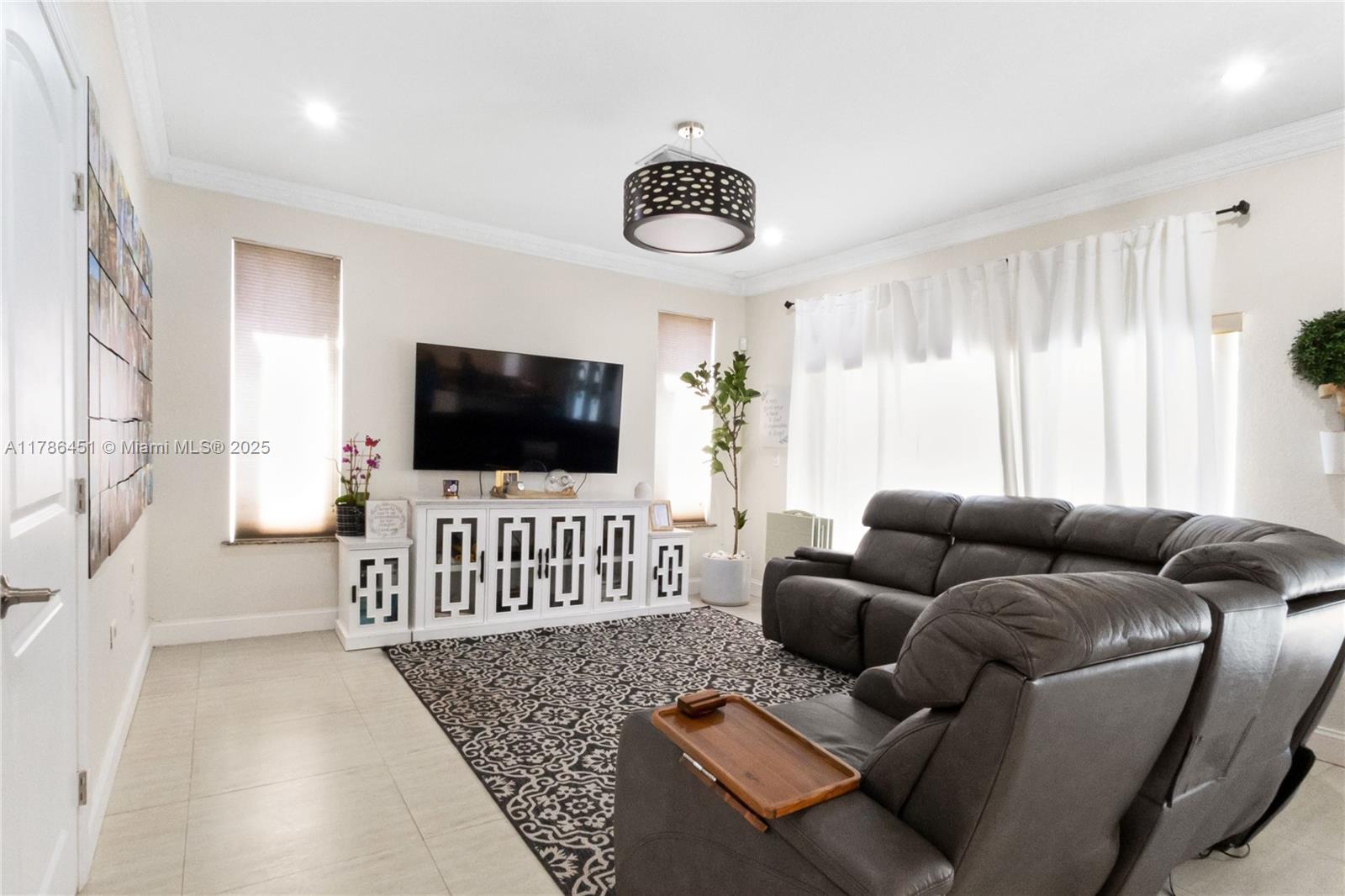 MILON VENTURE - Residential