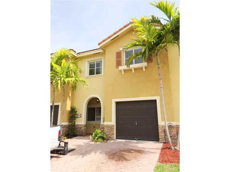 Very clean like new townhome, newly painted and new carpet. Beautiful open kitchen, with seperate living - family areas. Indoor washer and dryer. Fenced in yard. HOA approval required, move in ready and easy to show.