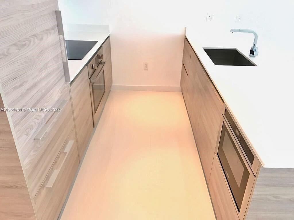 SLS BRICKELL - Residential Lease