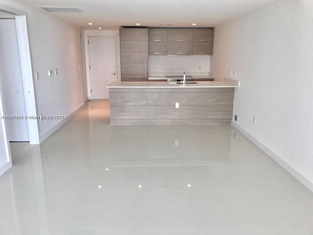 SLS BRICKELL - Residential Lease