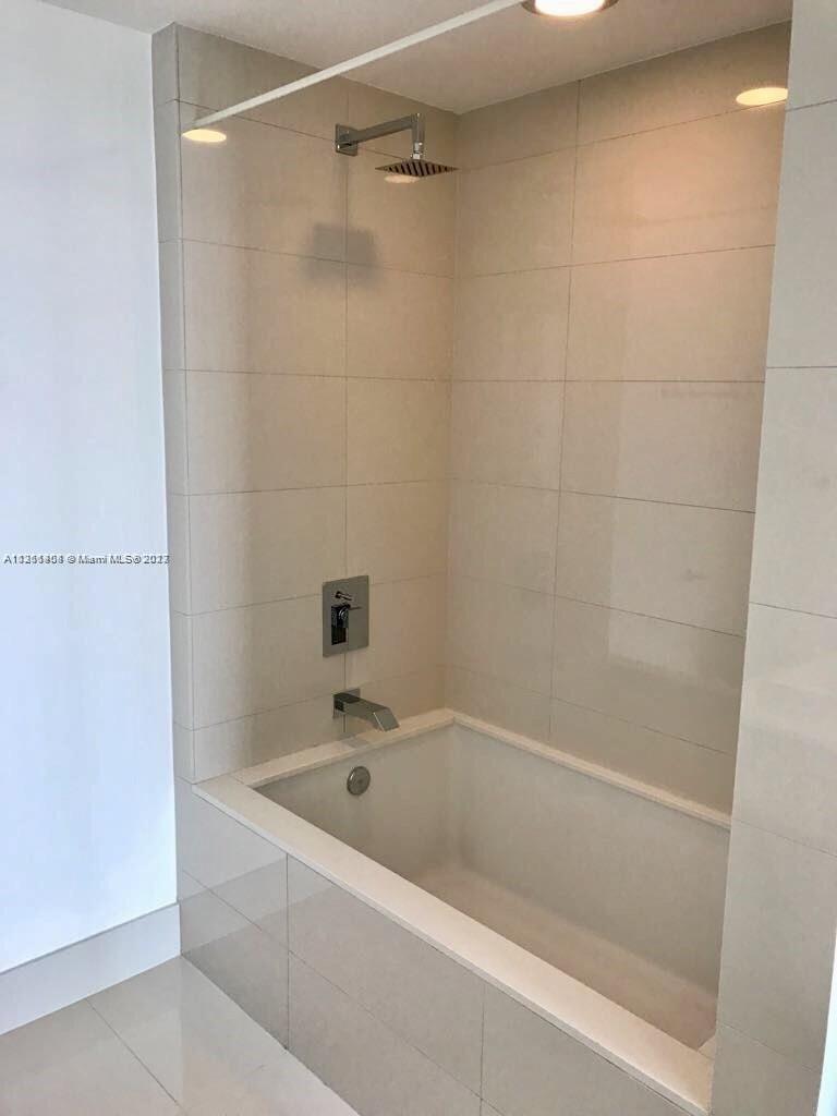 SLS BRICKELL - Residential Lease