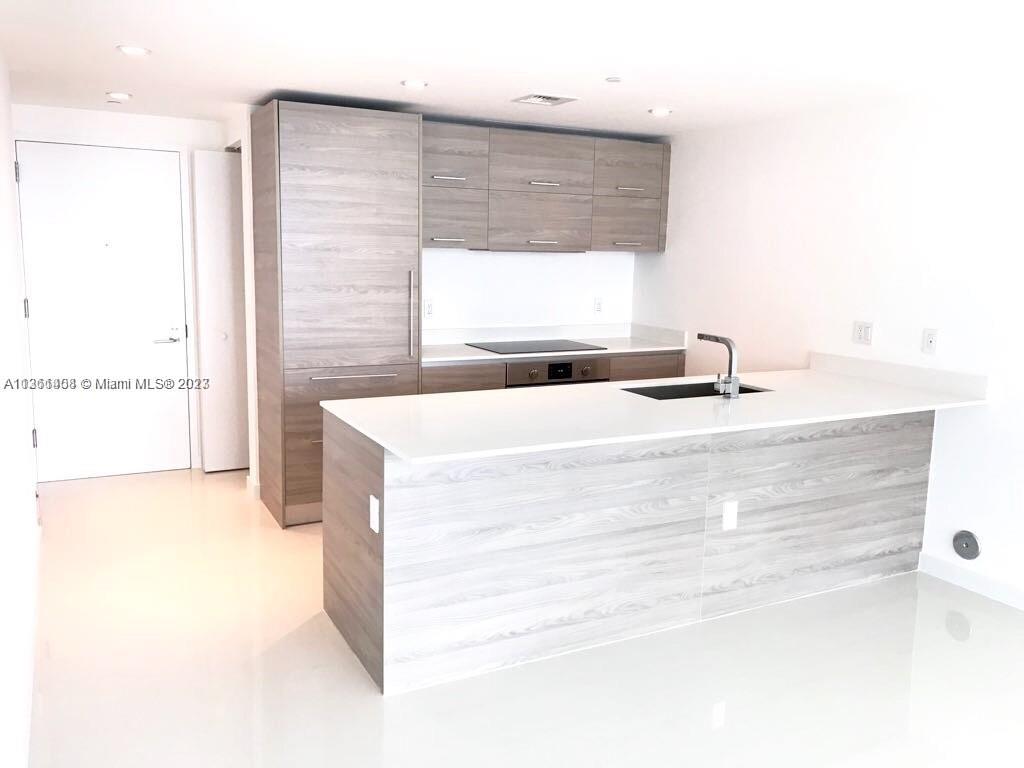 SLS BRICKELL - Residential Lease