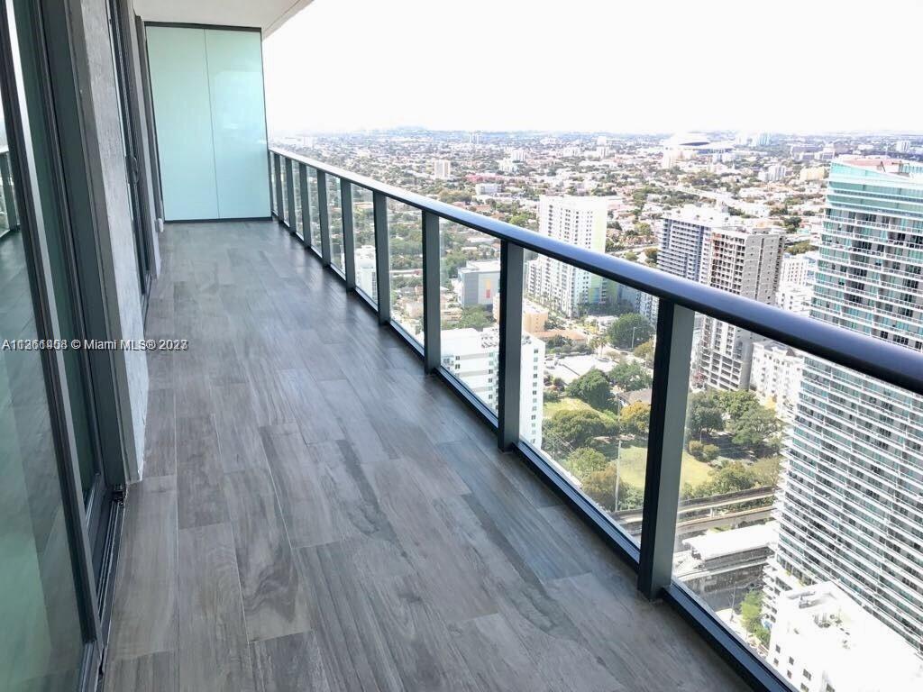 SLS BRICKELL - Residential Lease